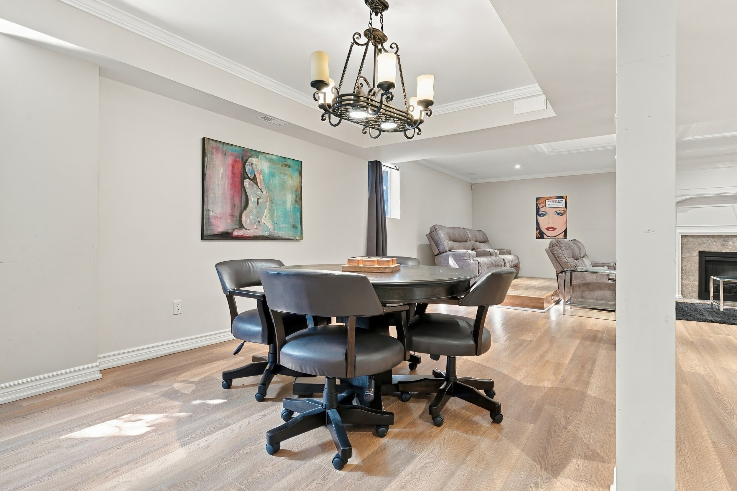 49 - 3021 Woodland Park Dr, Burlington.jpg