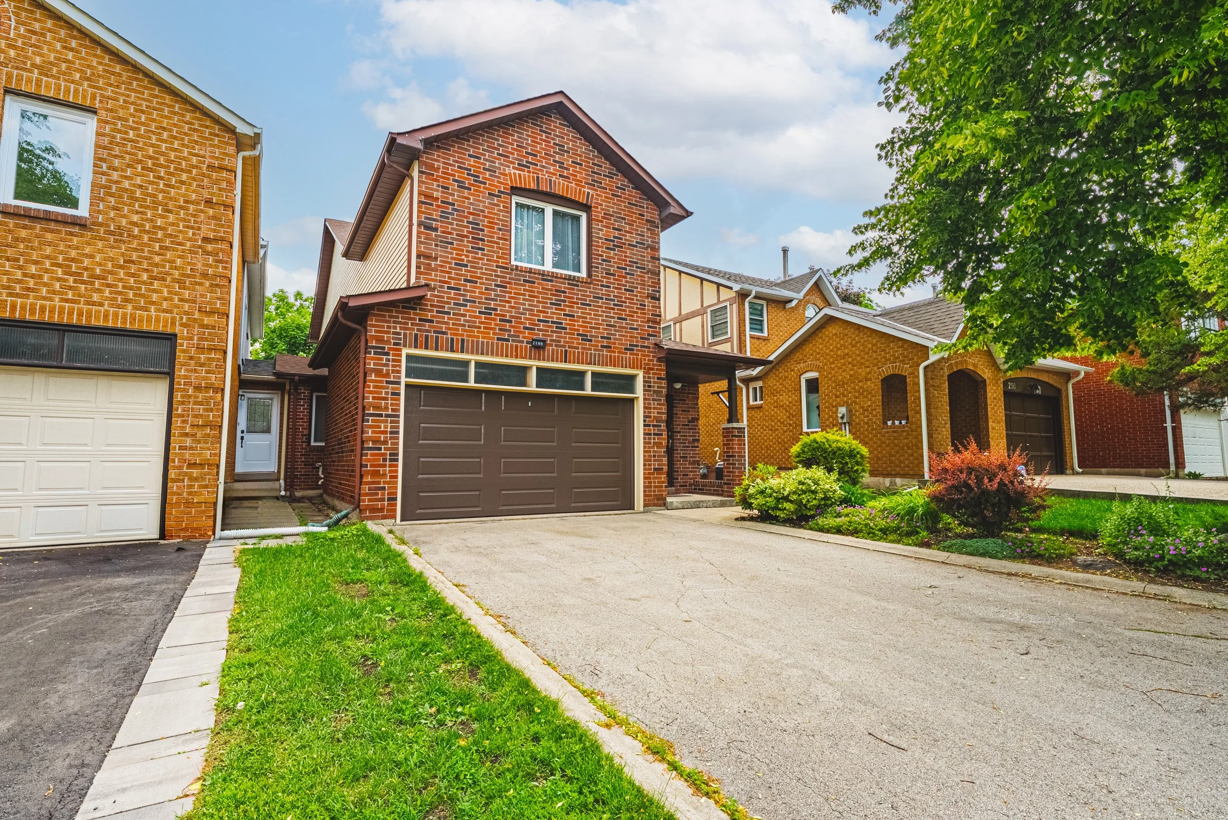 2 - 2188 Margot St, Oakville.jpg