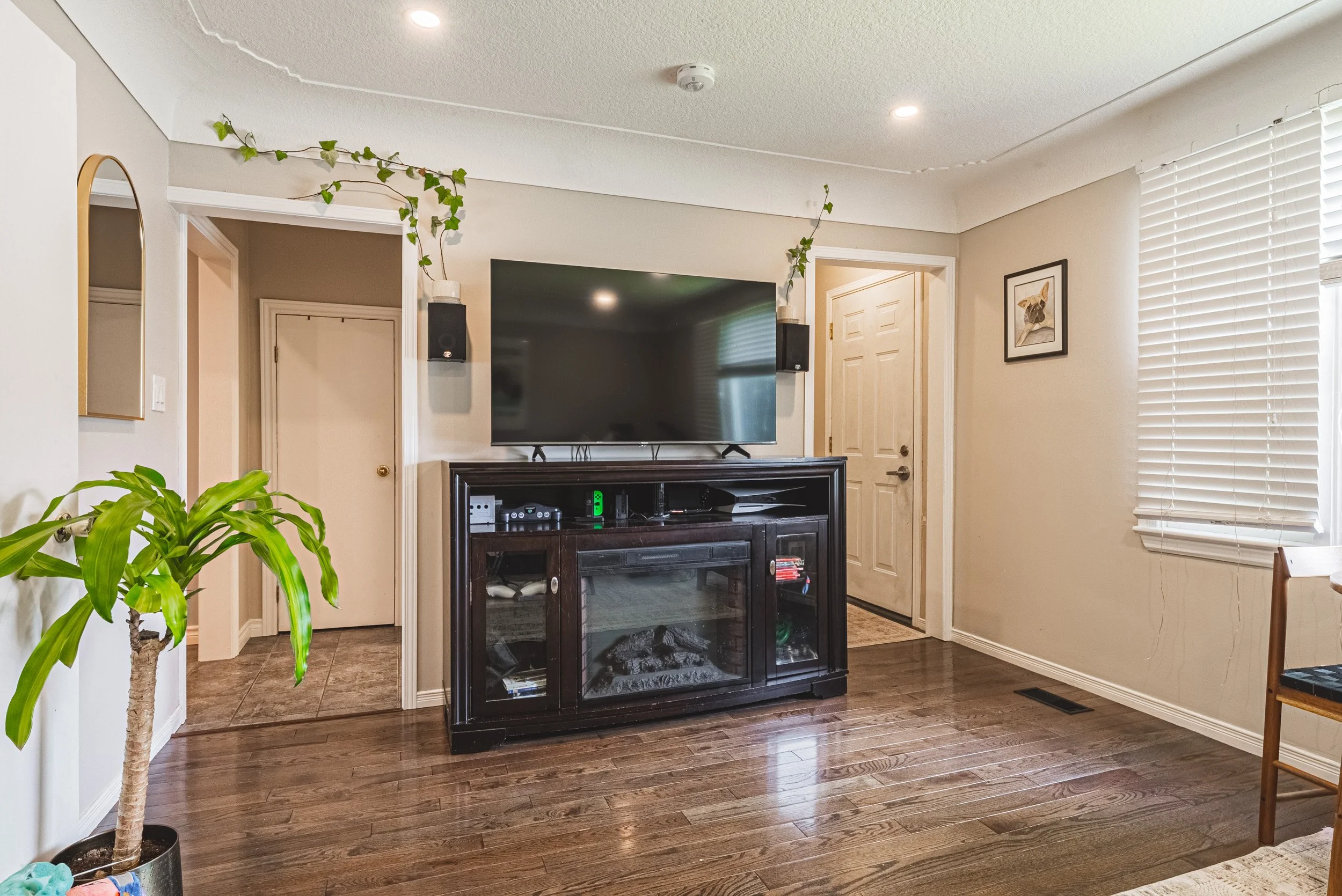 8 - 242 East 43rd St, Hamilton.jpg
