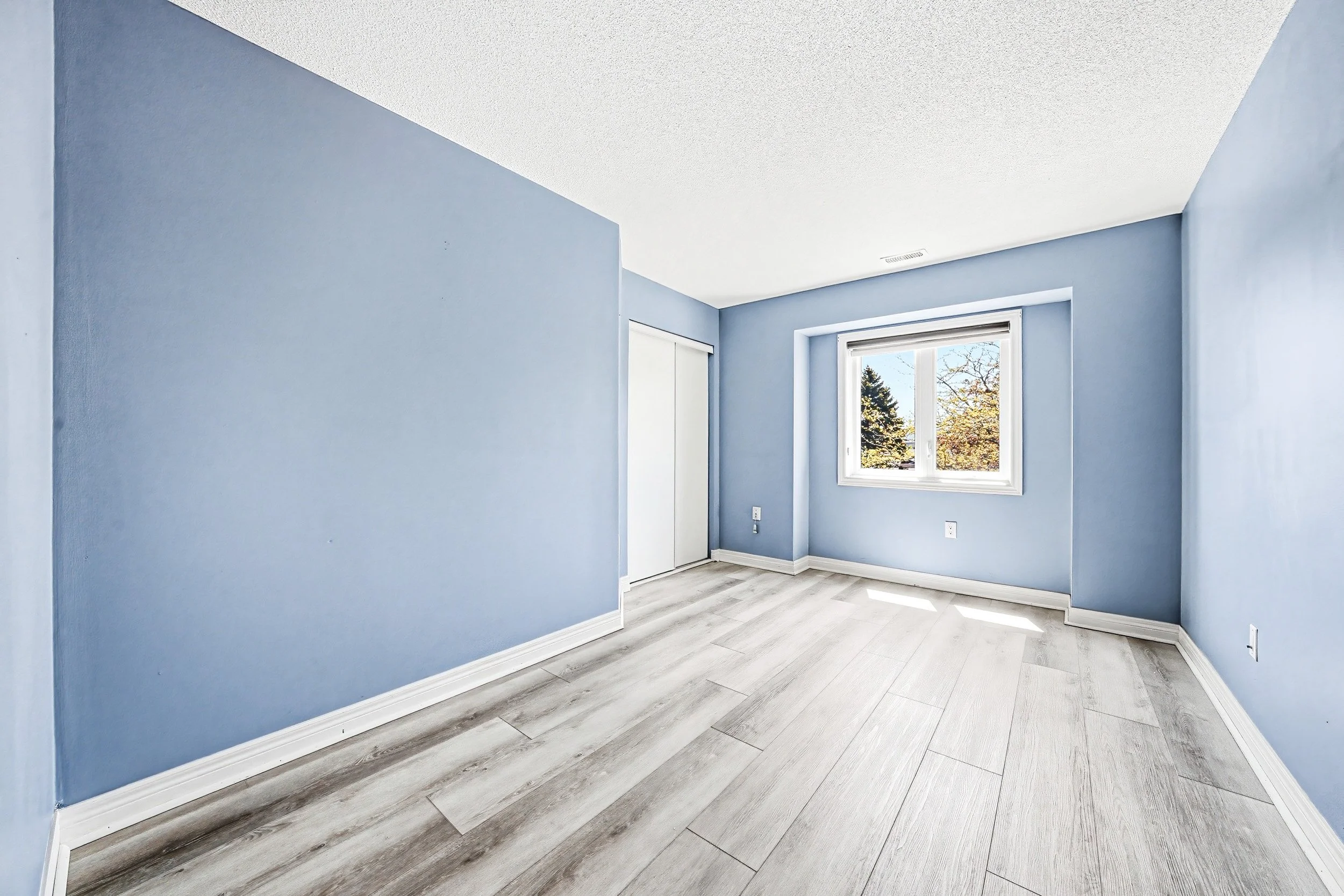 20 - 515 N Service Rd #22, Stoney Creek.jpg
