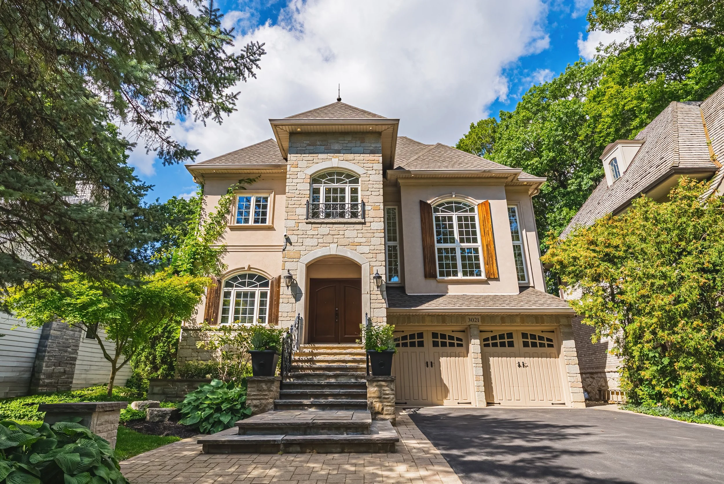 4 - 3021 Woodland Park Dr, Burlington.jpg