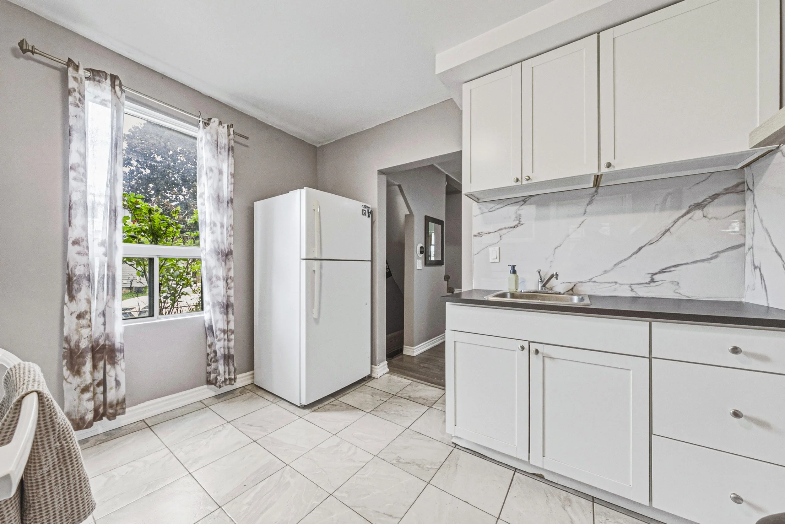 10 - 47 Fraser Ave, Hamilton.jpg