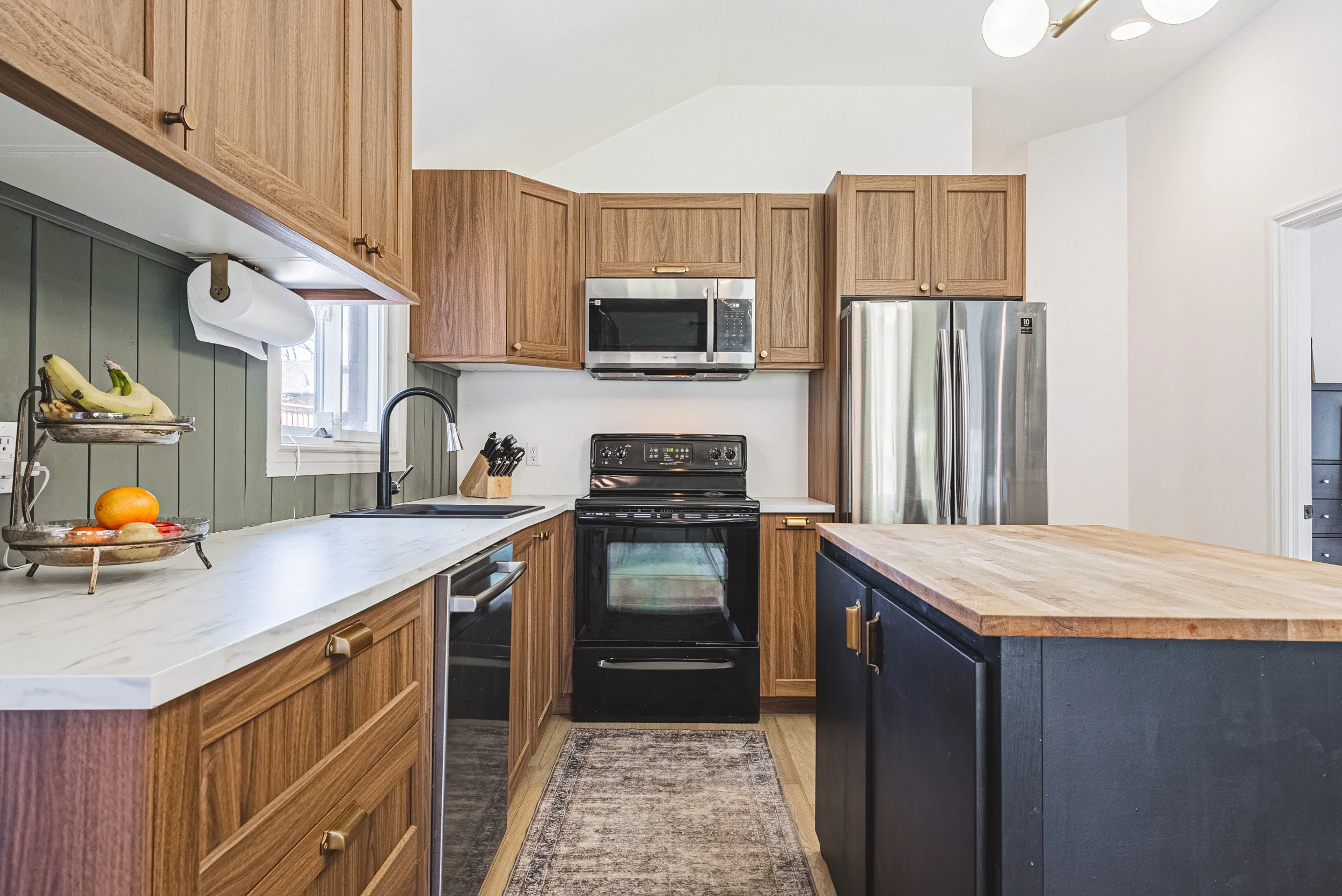 13 - 121 Paisley Blvd E, Mississauga.jpg