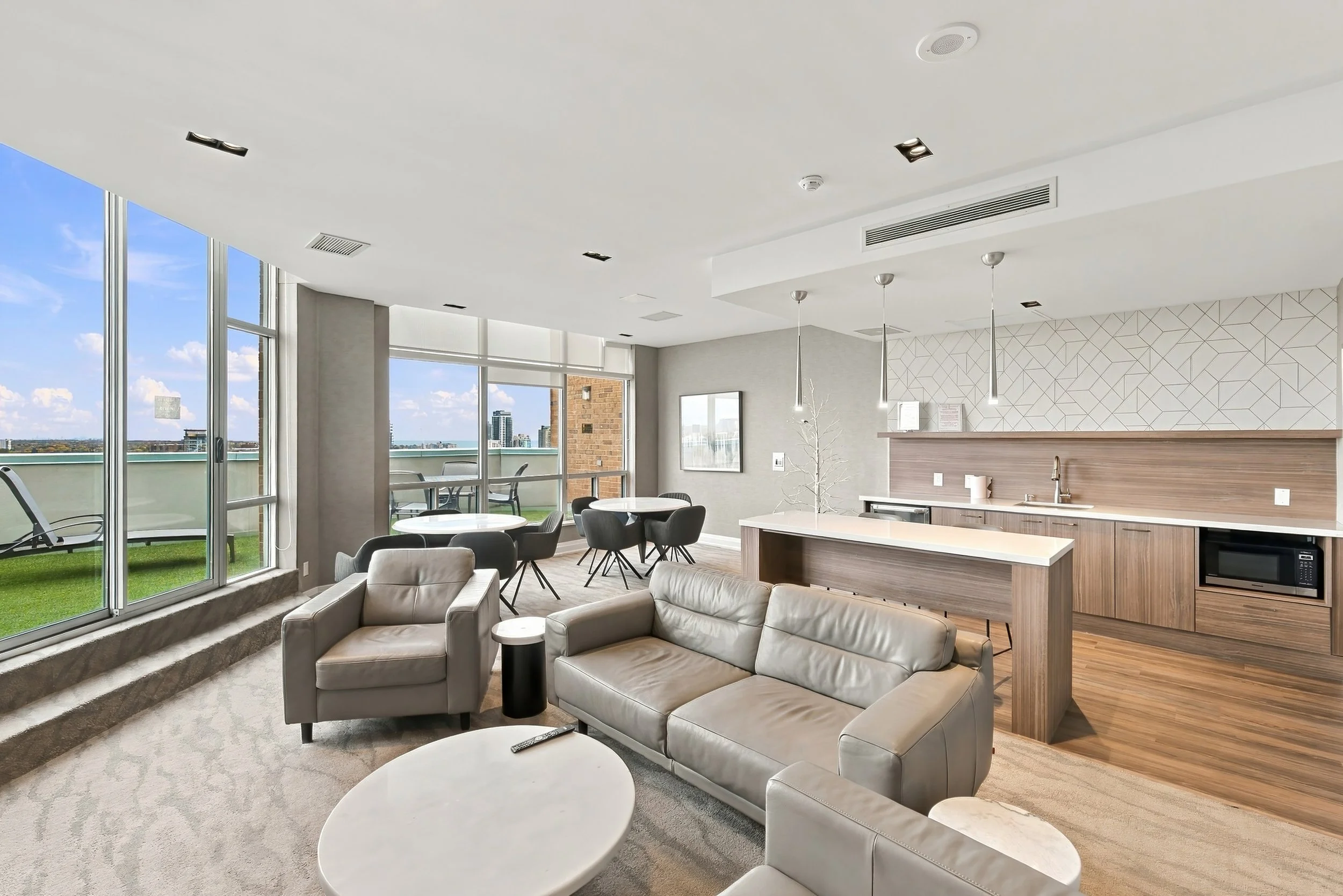 27 - 1276 Maple Crossing Blvd #310, Burlington.jpg