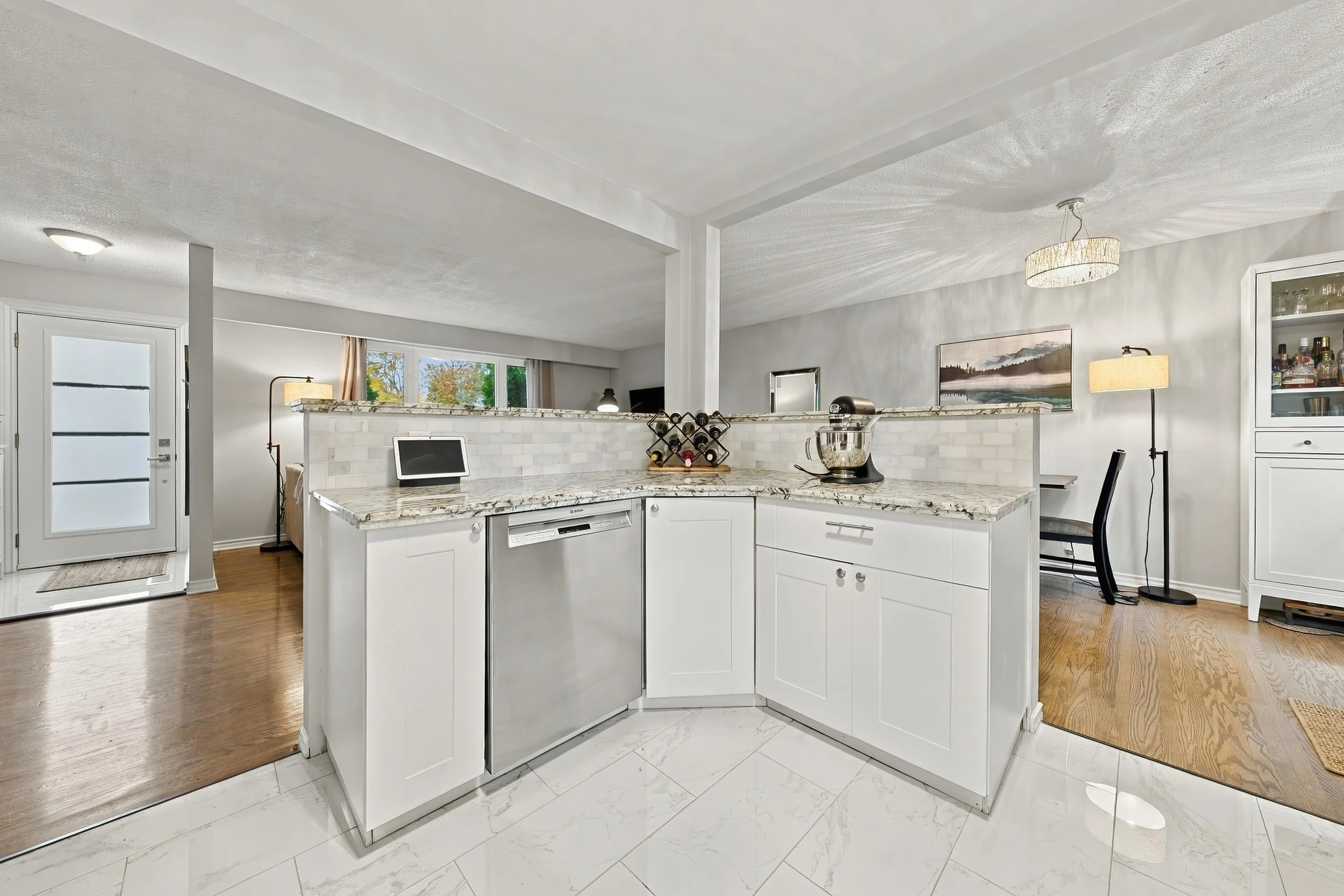 12 - 429 Limeridge Rd W, Hamilton.jpg