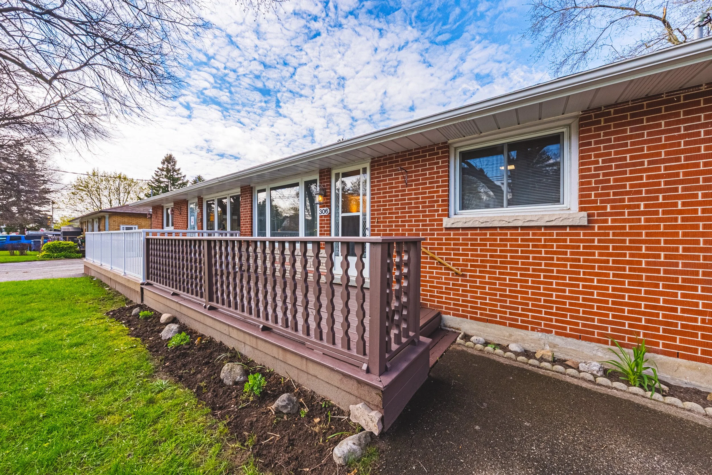 4 - 306 Victoria Rd, Guelph.jpg