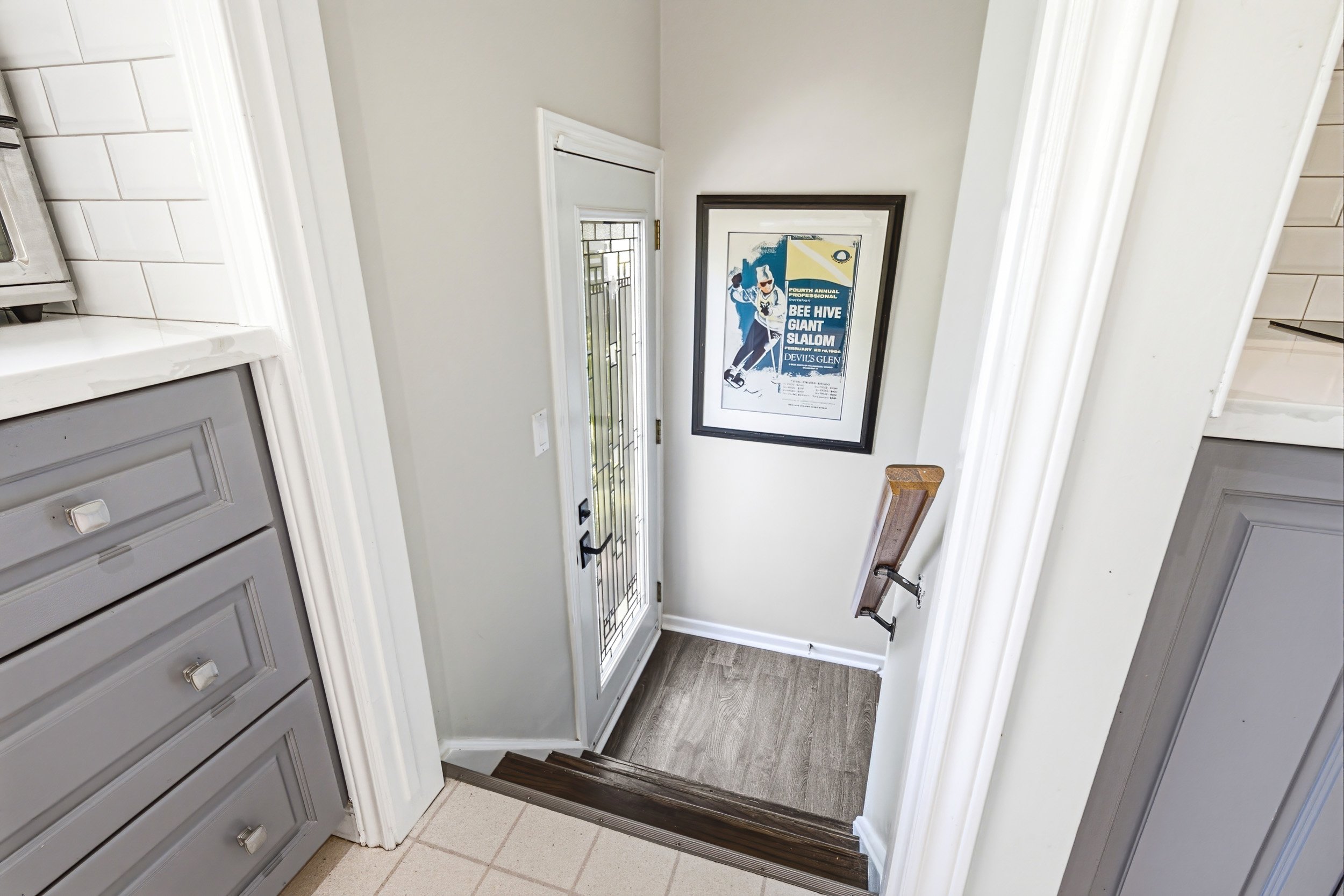 30 - 3384 Manfred Dr, Burlington.jpg