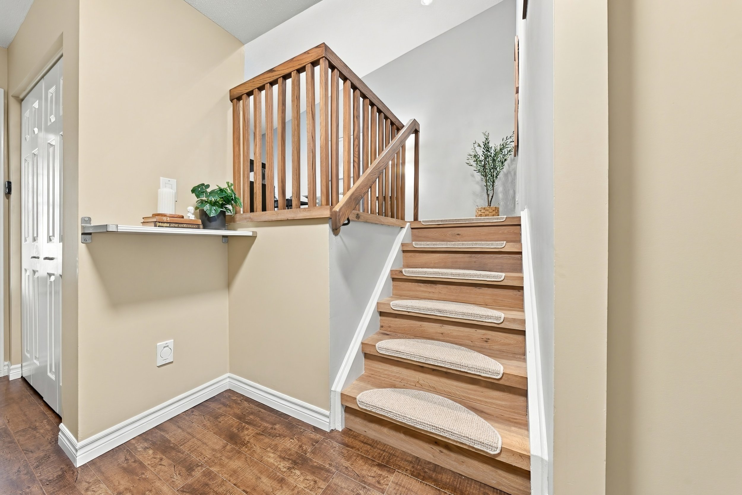 7 - 3453 Hannibal Rd, Burlington.jpg