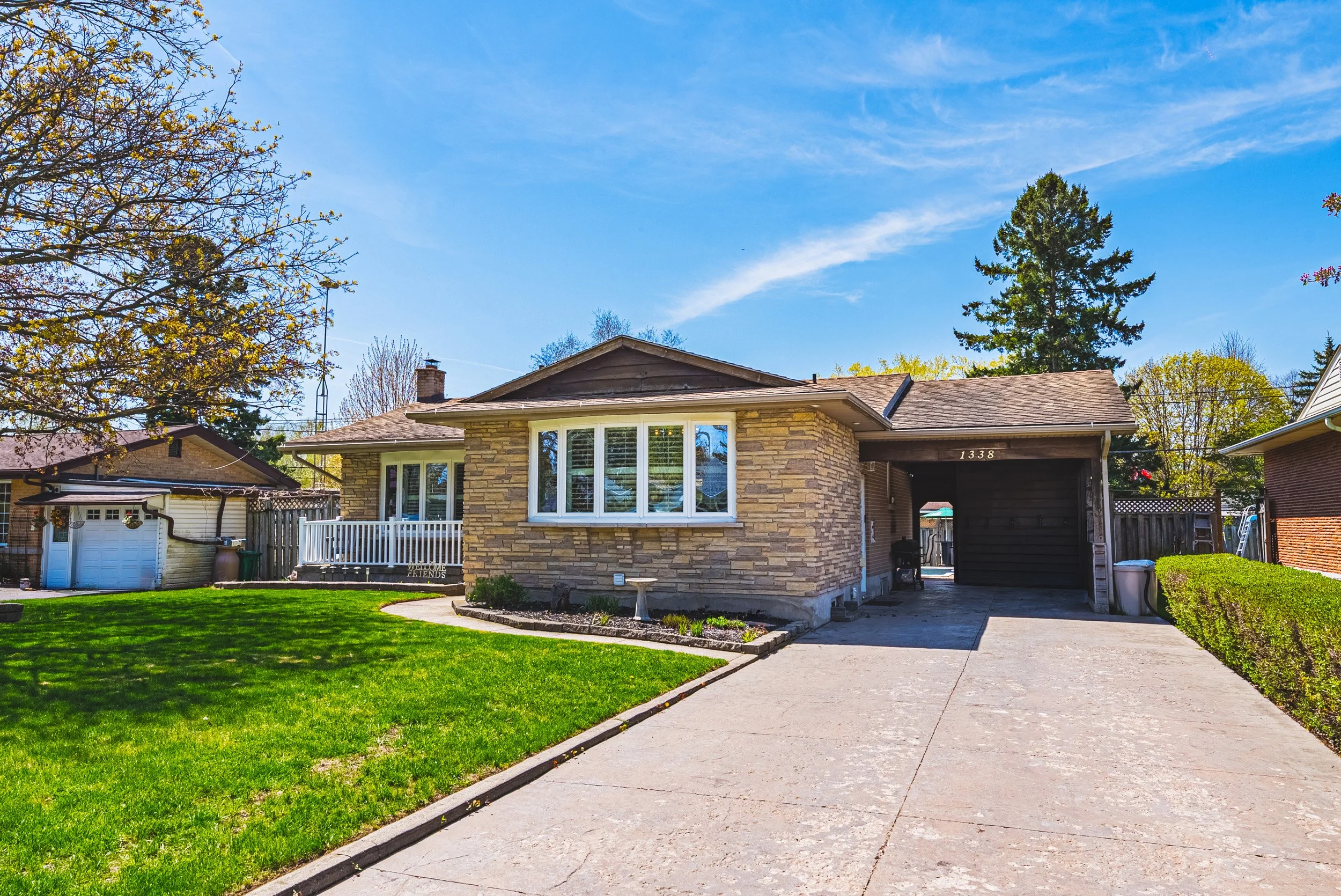 2 - 1338 Eleanor Ave, Cambridge.jpg