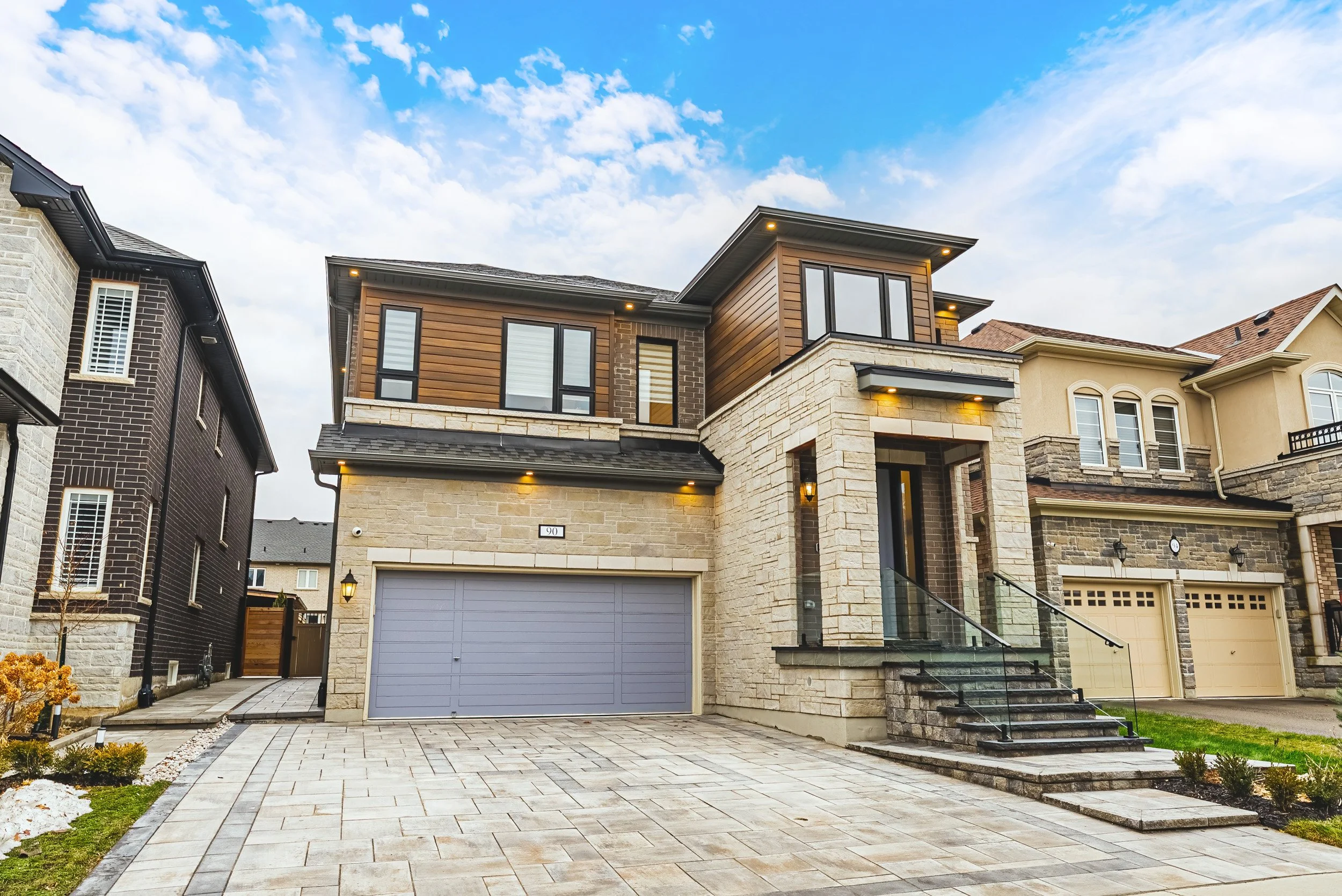 2 - 90 Robertson Rd, Ancaster.jpg