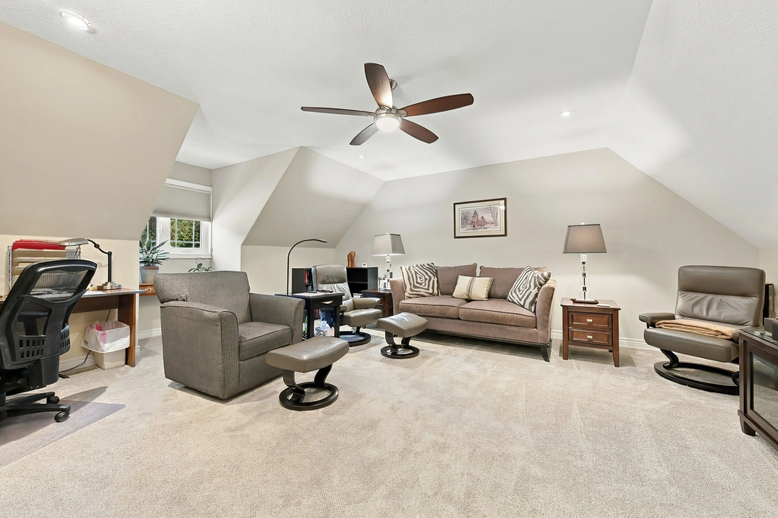 22 - 31 Book Rd #44, Grimsby.jpg