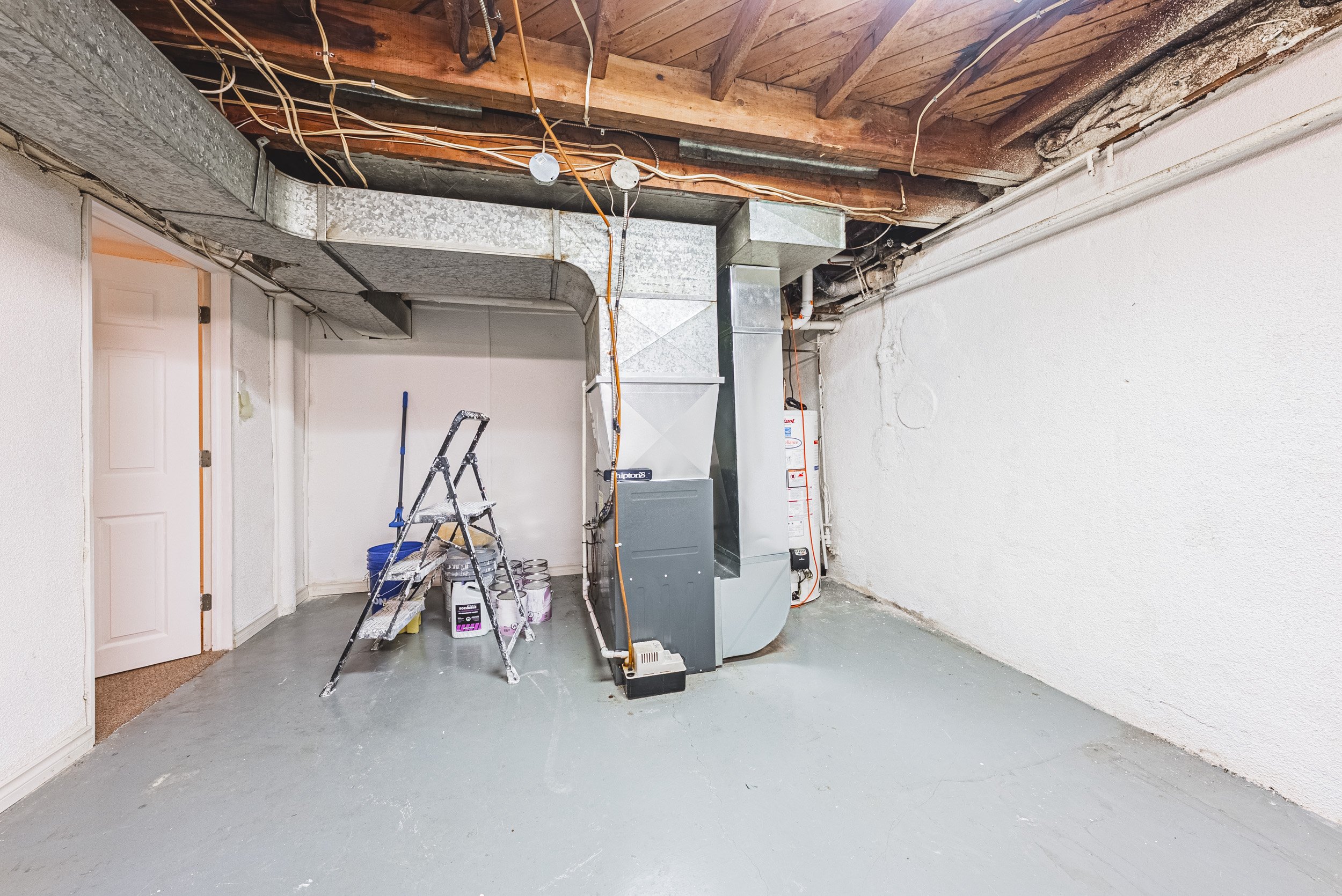 21 - 1124 Dunsmure, Hamilton.jpg