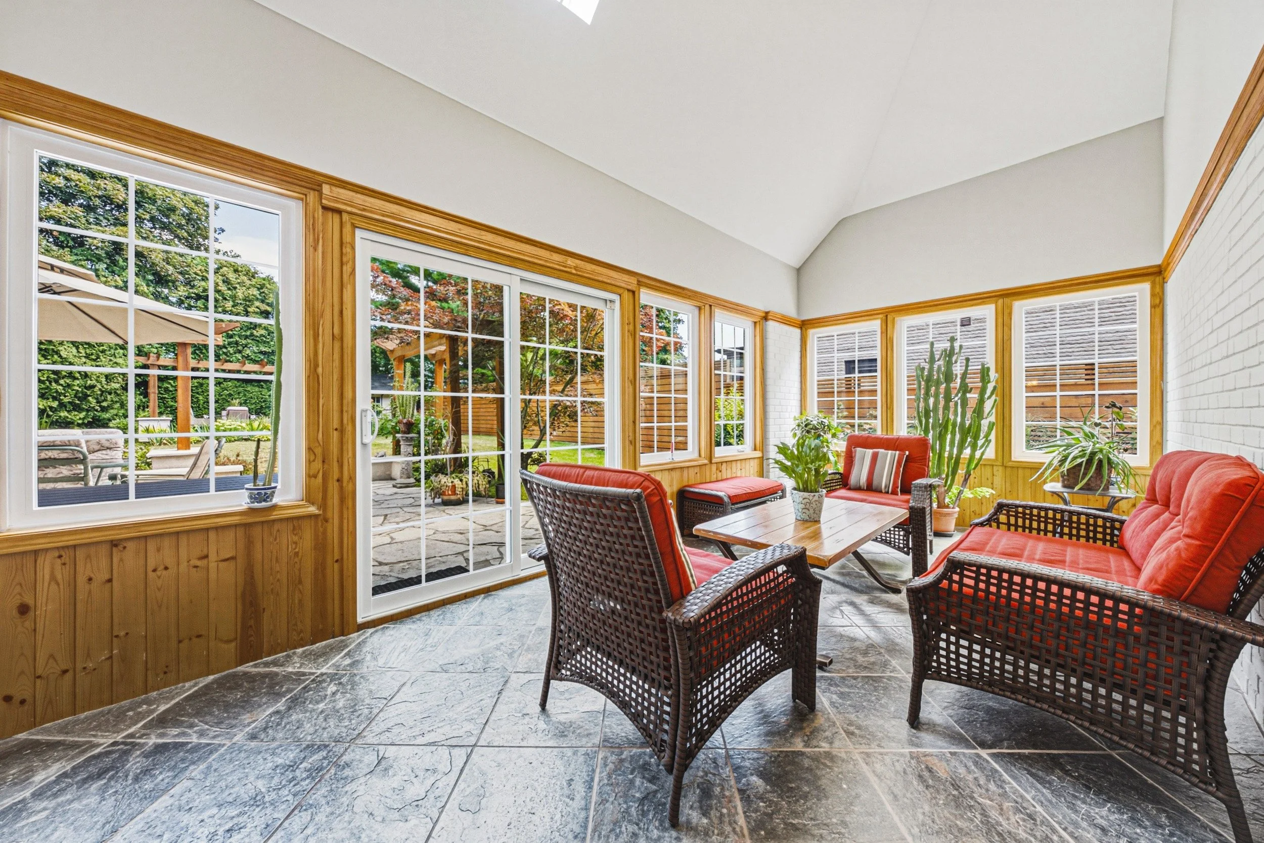 12 - 471 The Kingsway, Etobicoke.jpg