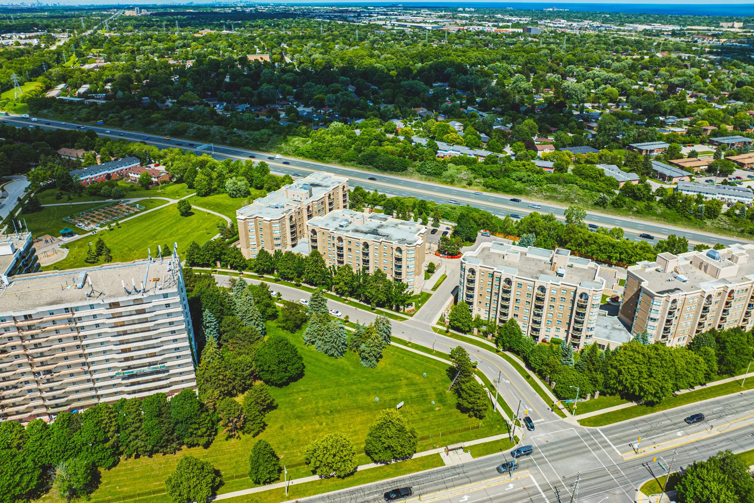 13 - 2075 Amherst Heights Dr RE.jpg