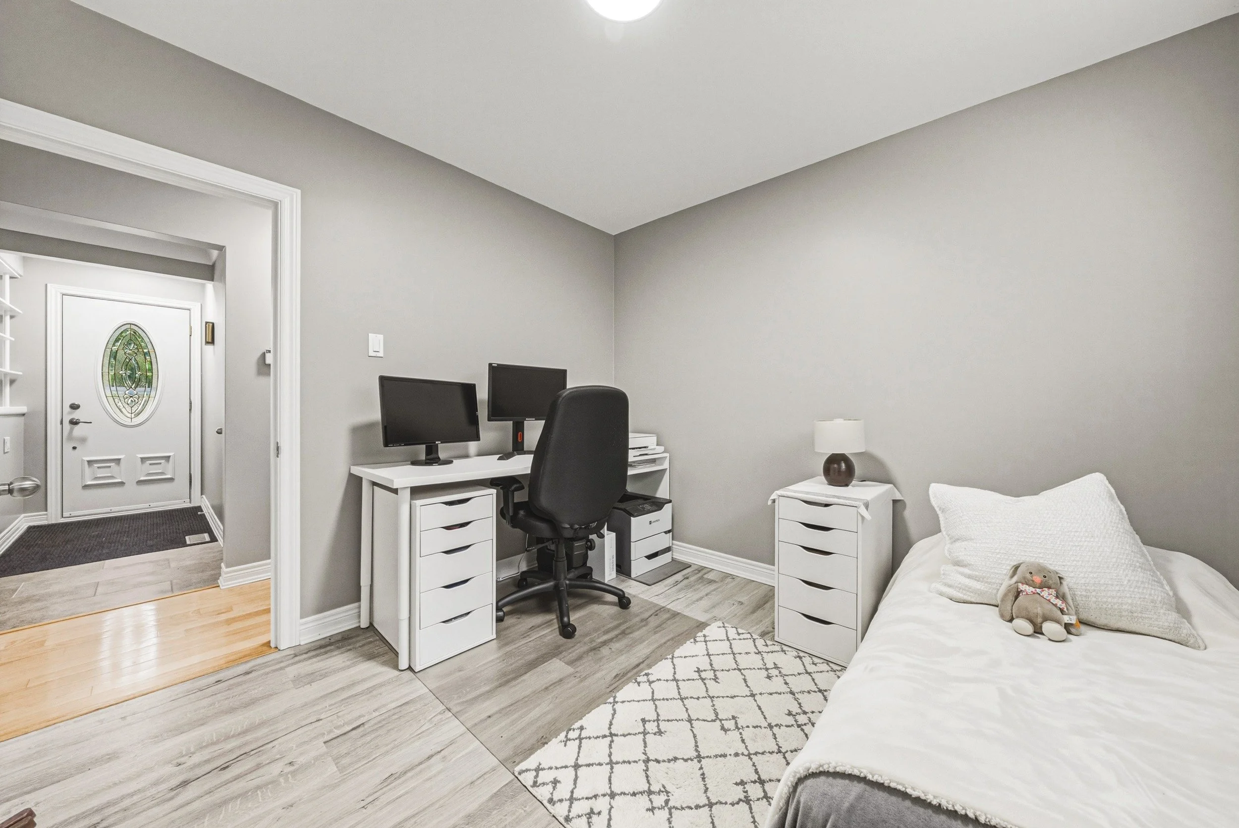 19 - 1208 Homewood Dr, Burlington.jpg
