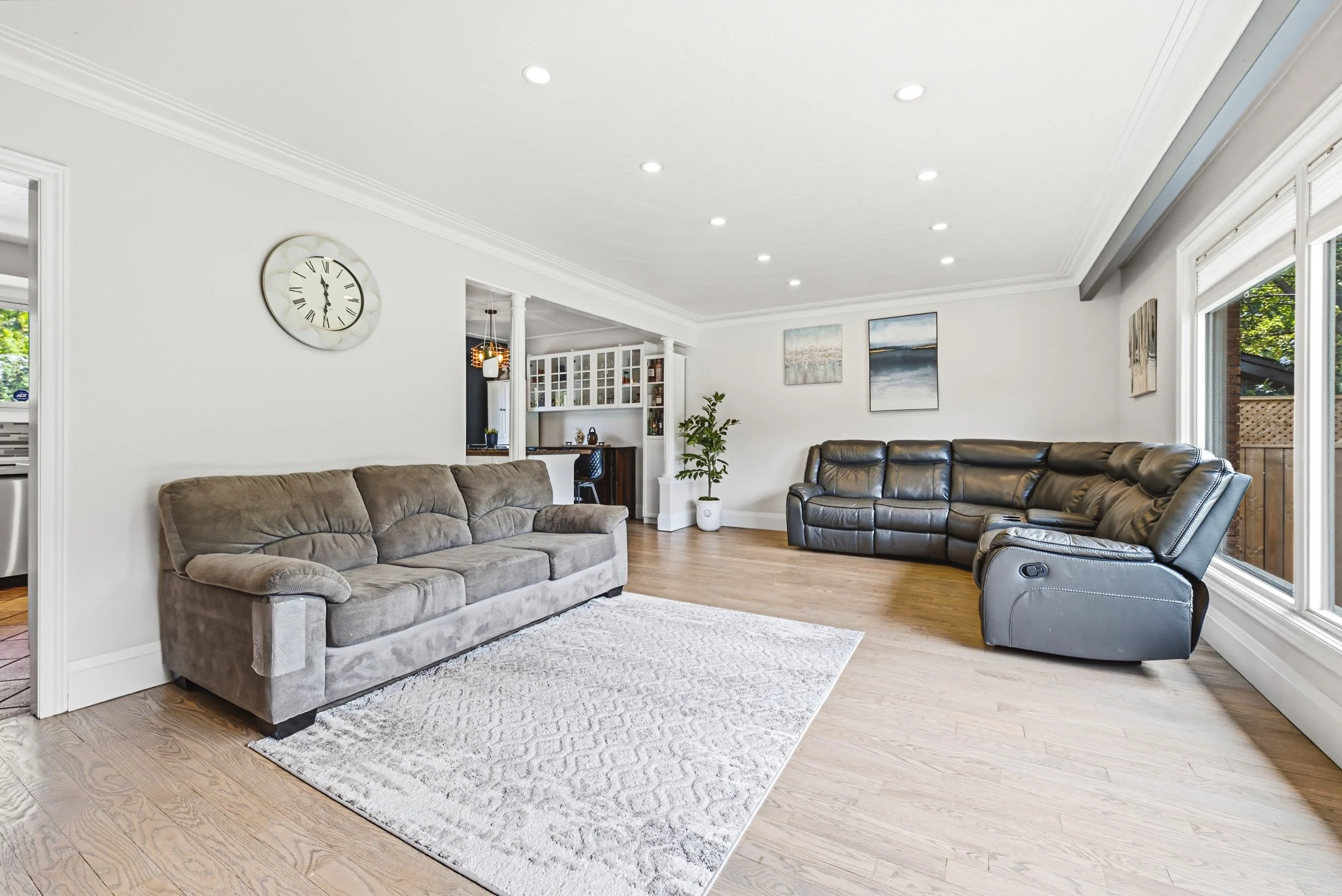 6 - 364 Fennell Ave W, Hamilton.jpg