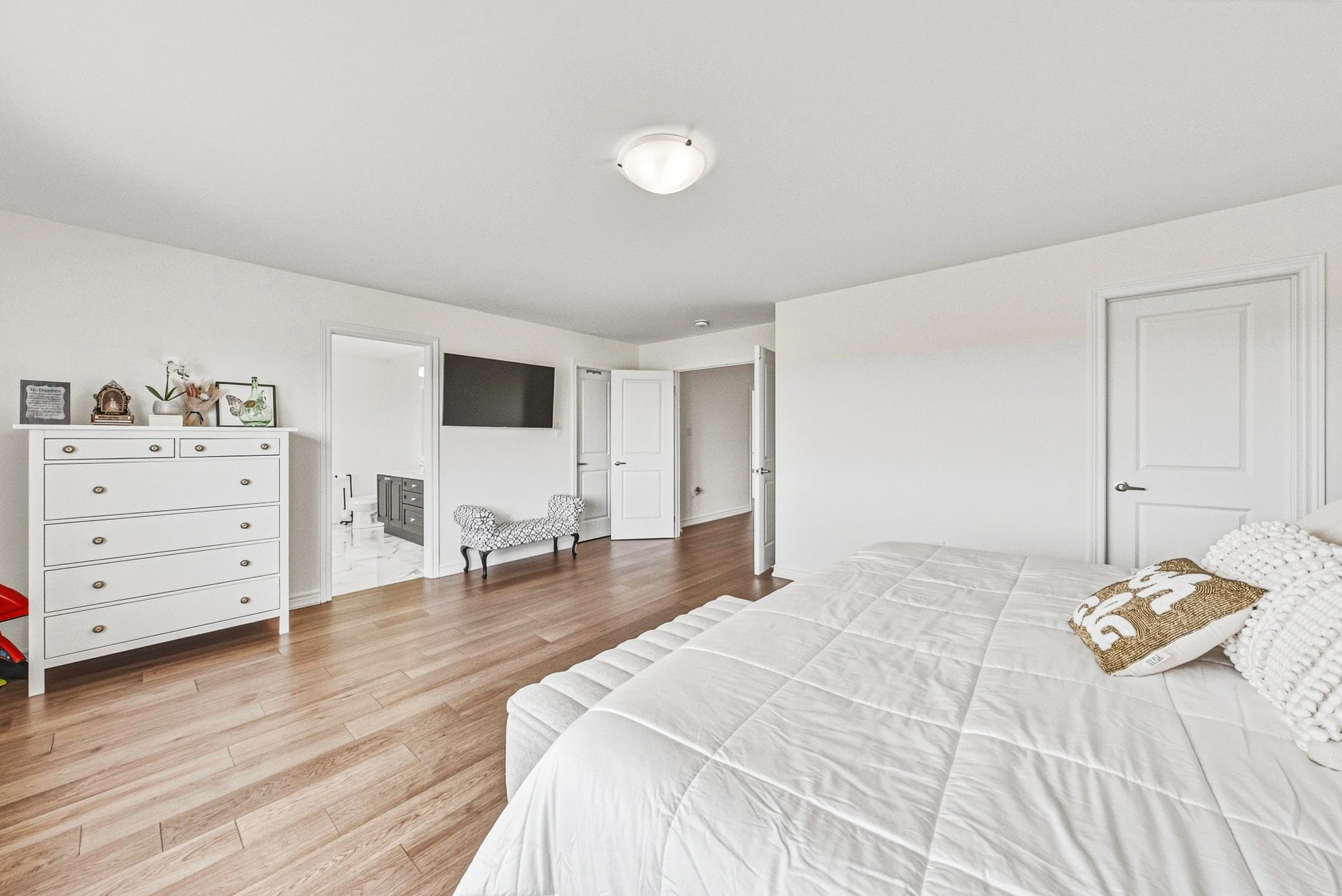 27 - 733 Gilmour Cres, Shelburne.jpg