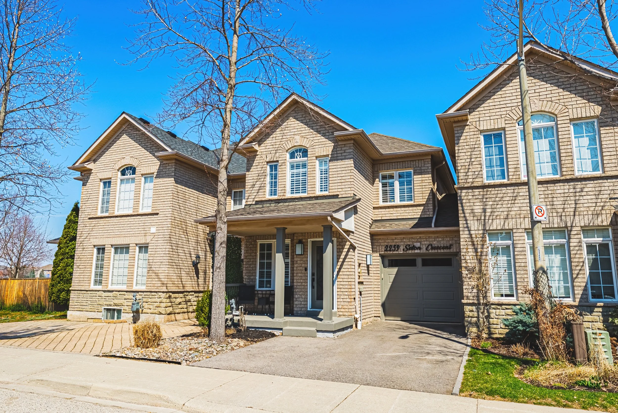 2 - 2259 Seton Cres, Burlington.jpg