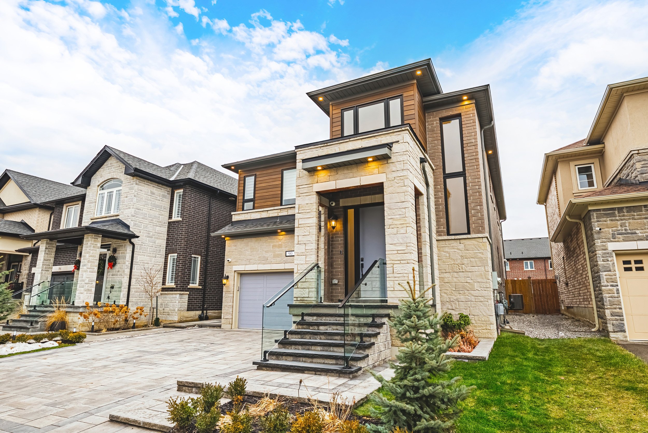 4 - 90 Robertson Rd, Ancaster.jpg