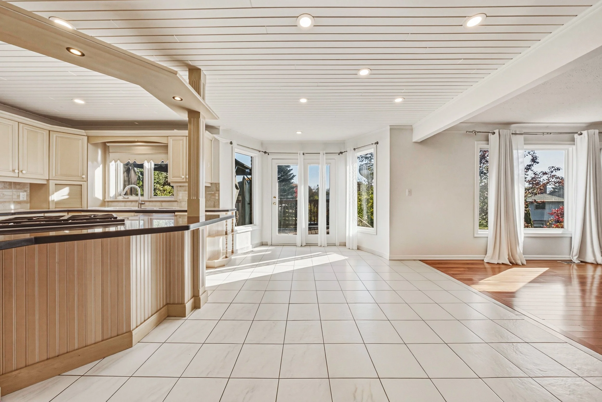 12 - 21 Moss Blvd, Dundas.jpg
