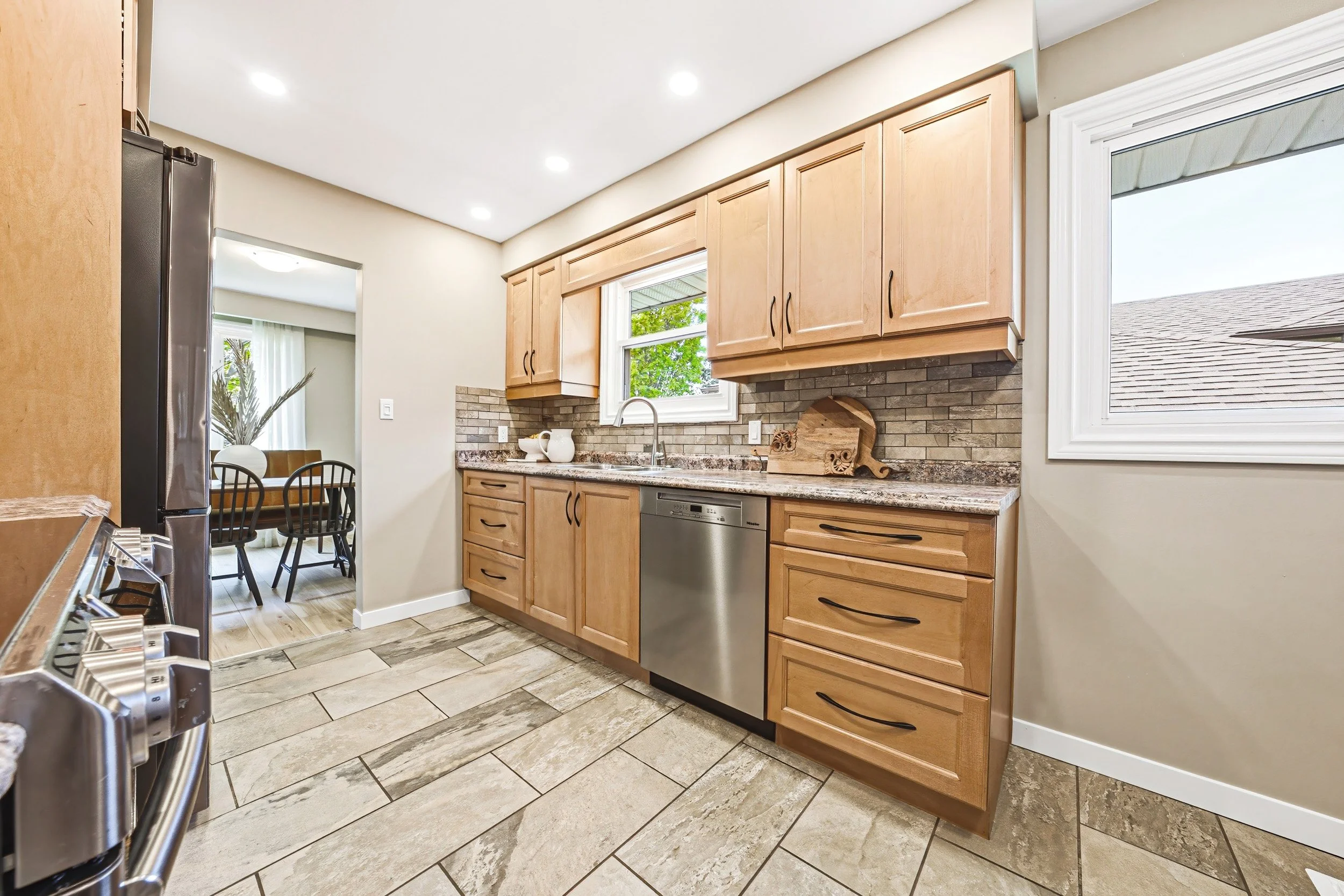 11 - 104 Gardiner Dr, Hamilton.jpg