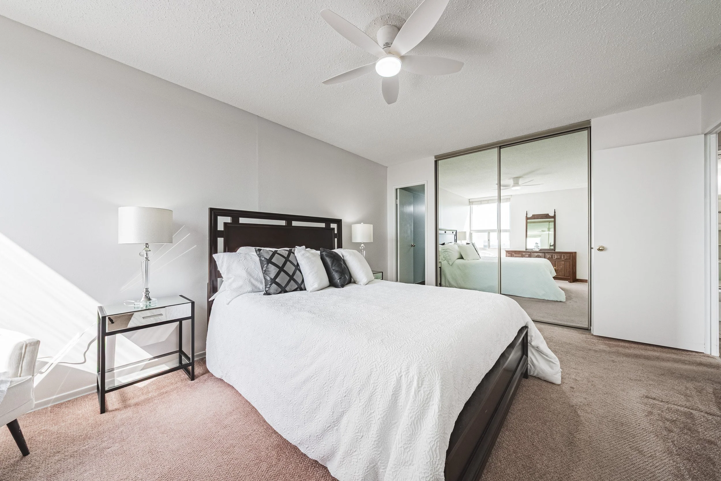 21 - 2055 Upper Middle #1504, Burlington.jpg