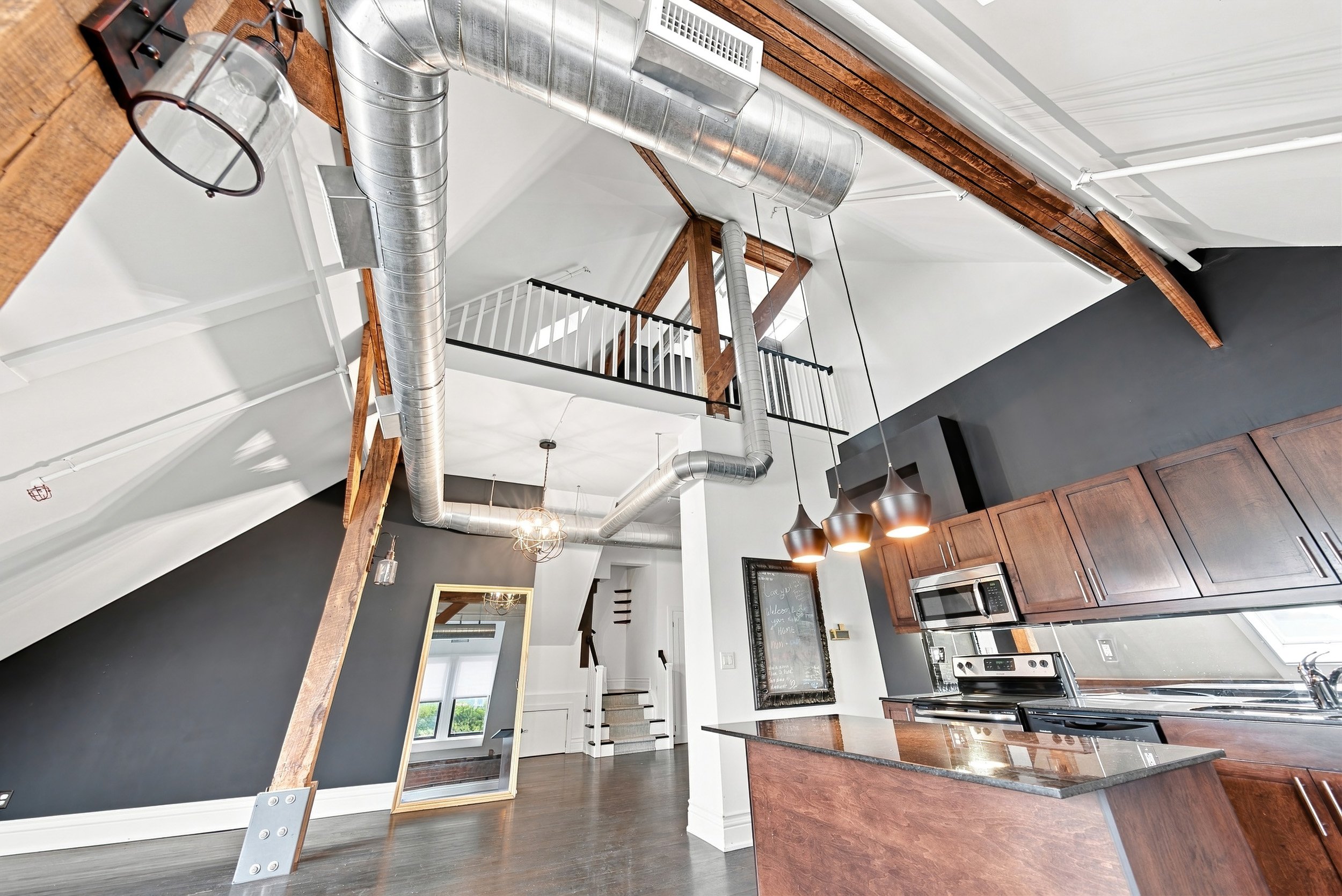 14 - 200 Stinson St PH16, Hamilton.jpg