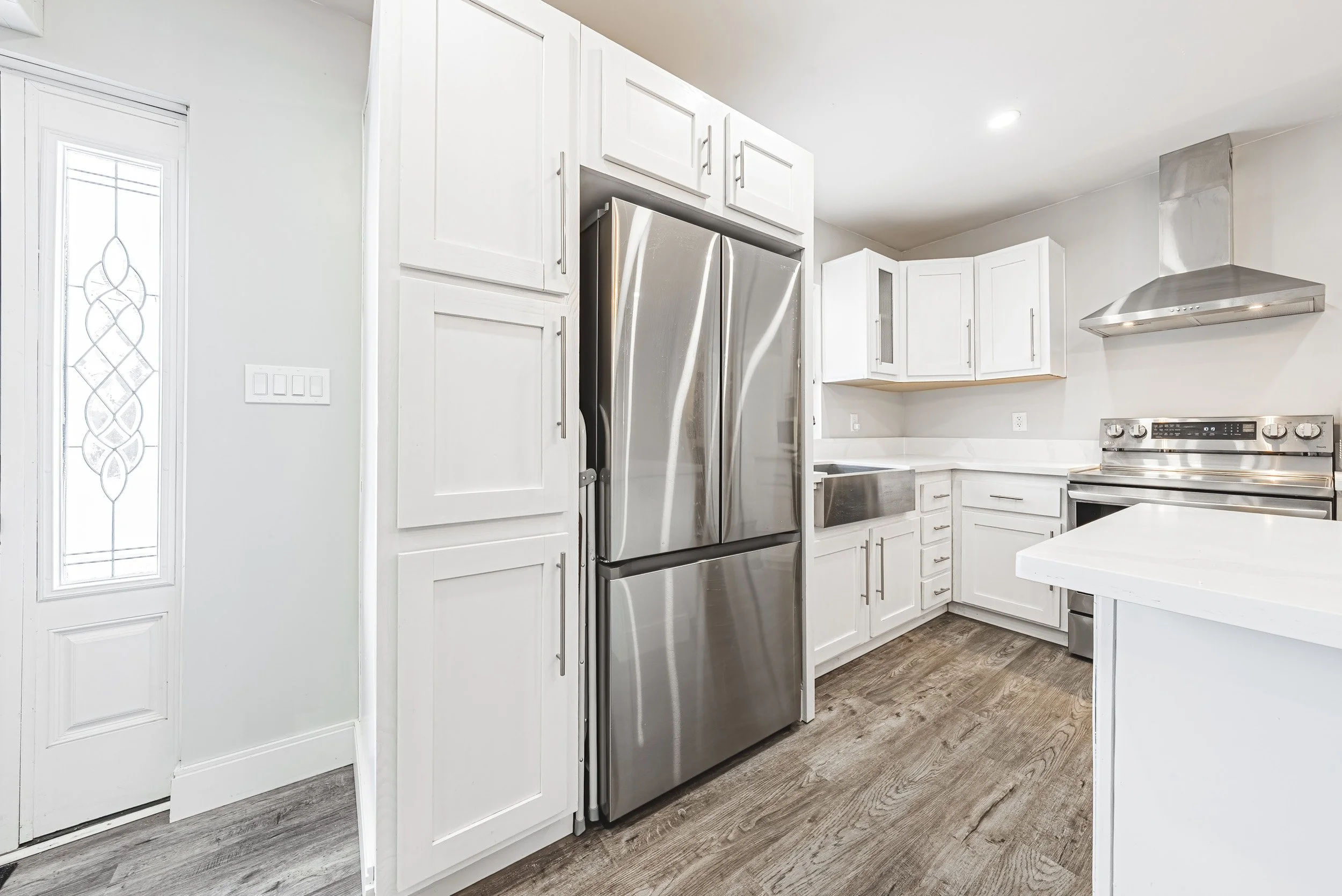 17 - 816 S Coast Dr, Selkirk.jpg