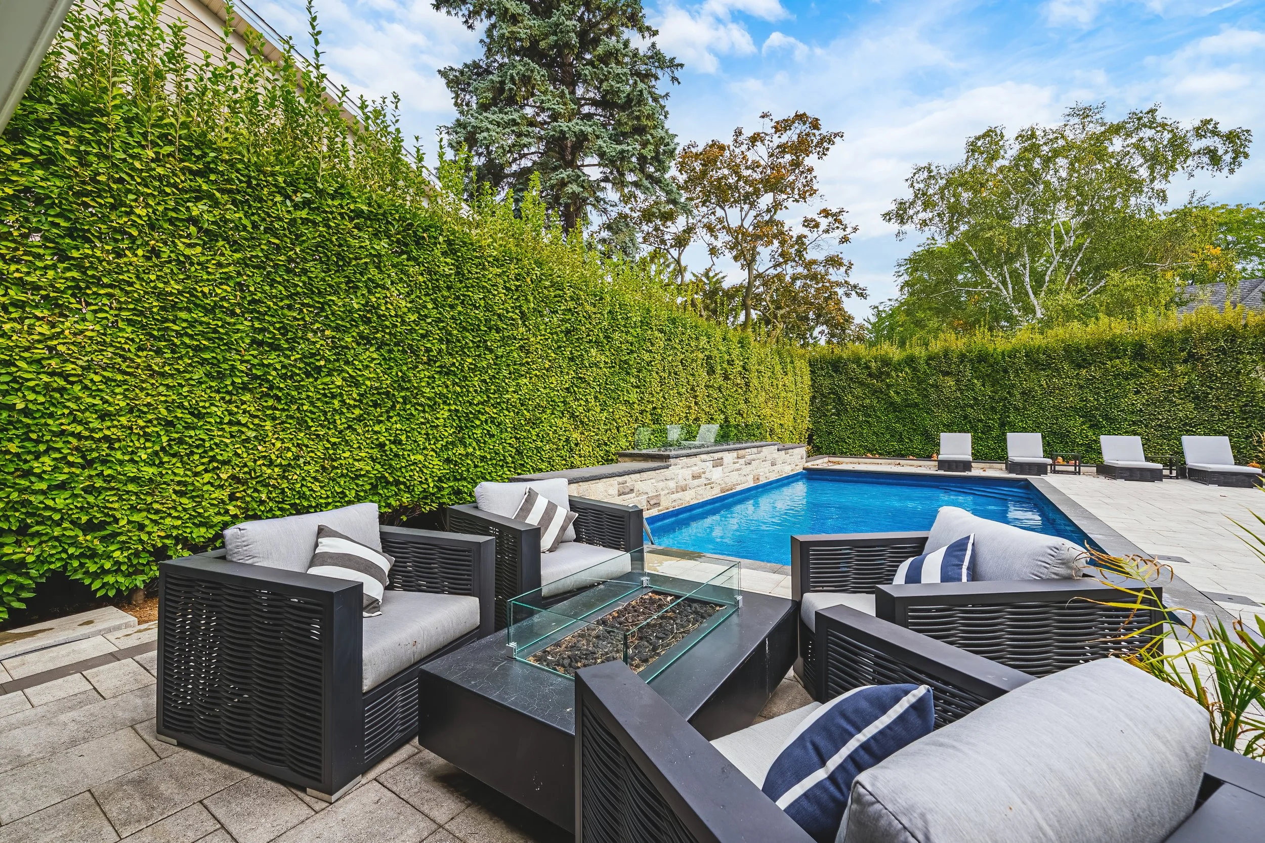 74 - 4369 Lakeshore Rd, Burlington.jpg