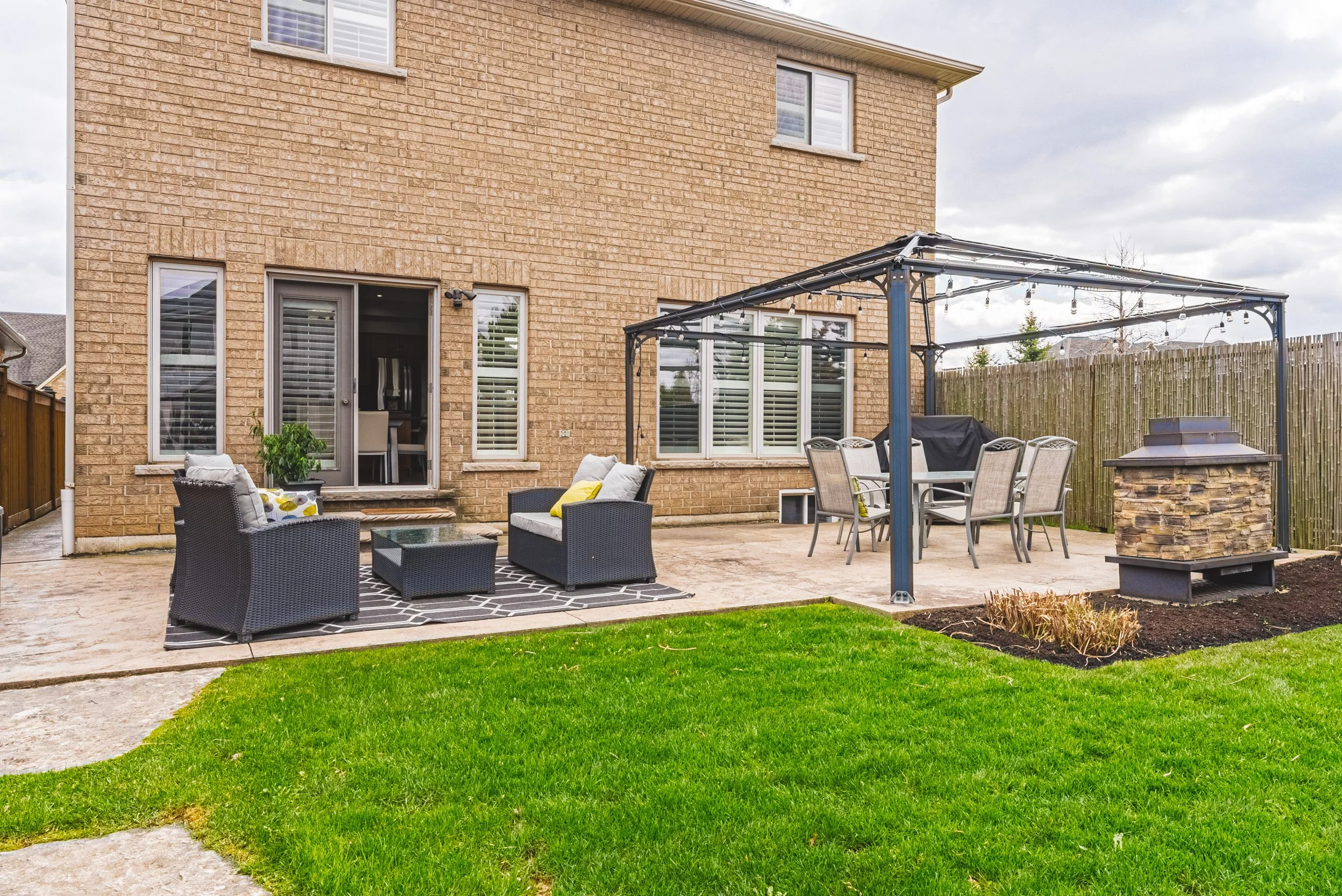 43 - 419 Dicenzo Dr, Hamilton.jpg