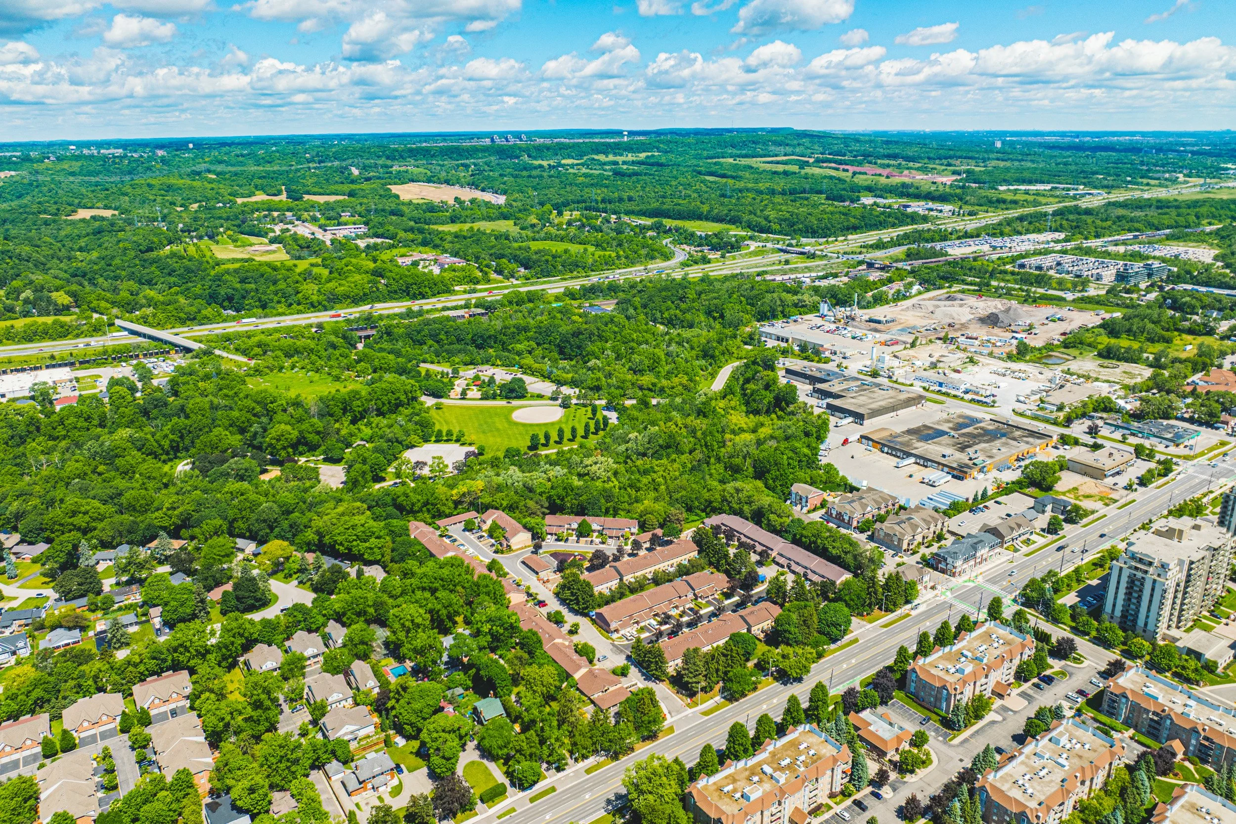 32 - 14-18 Plains Rd W, Burlington.jpg