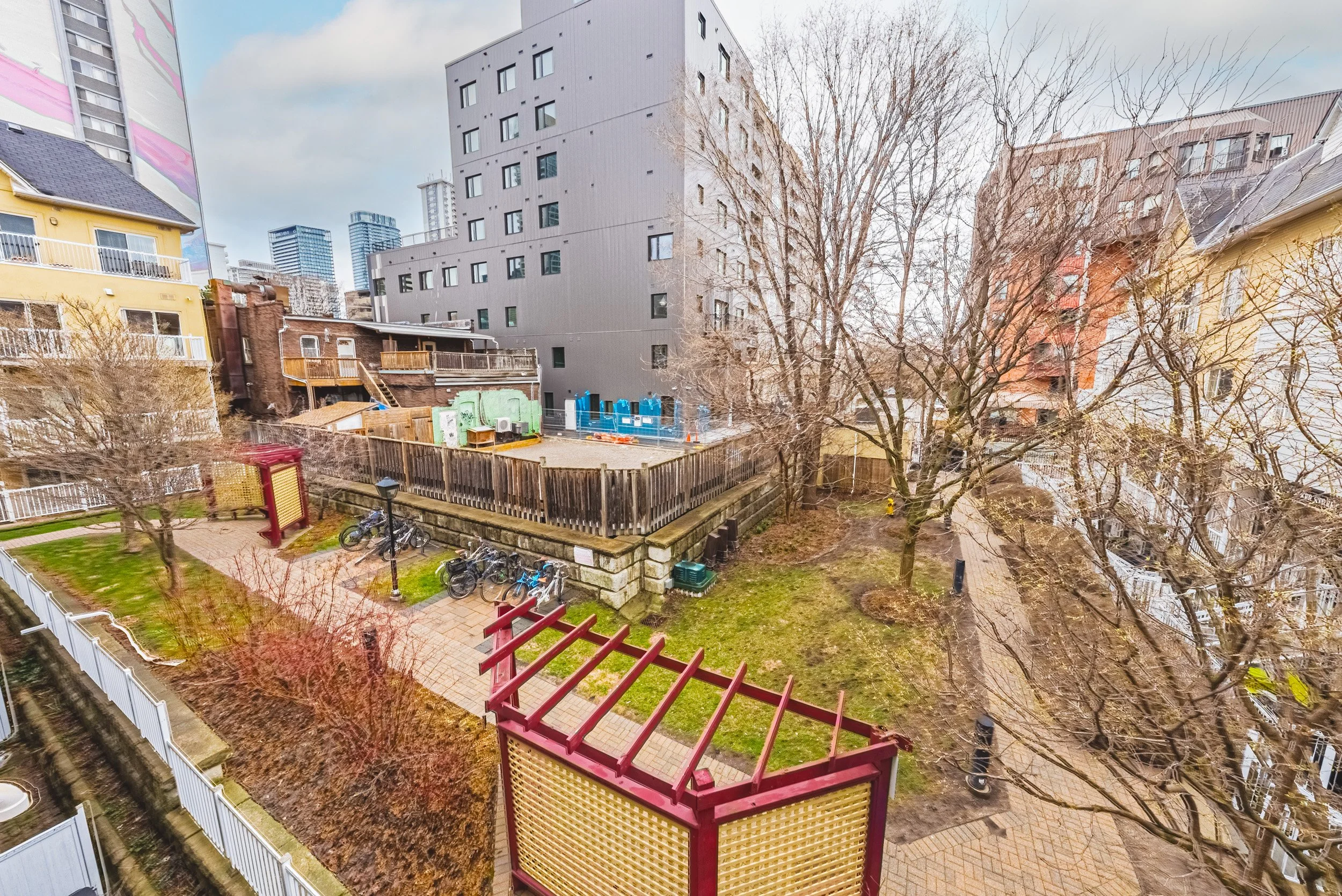 22 - 171 Bleecker St #222, Toronto.jpg