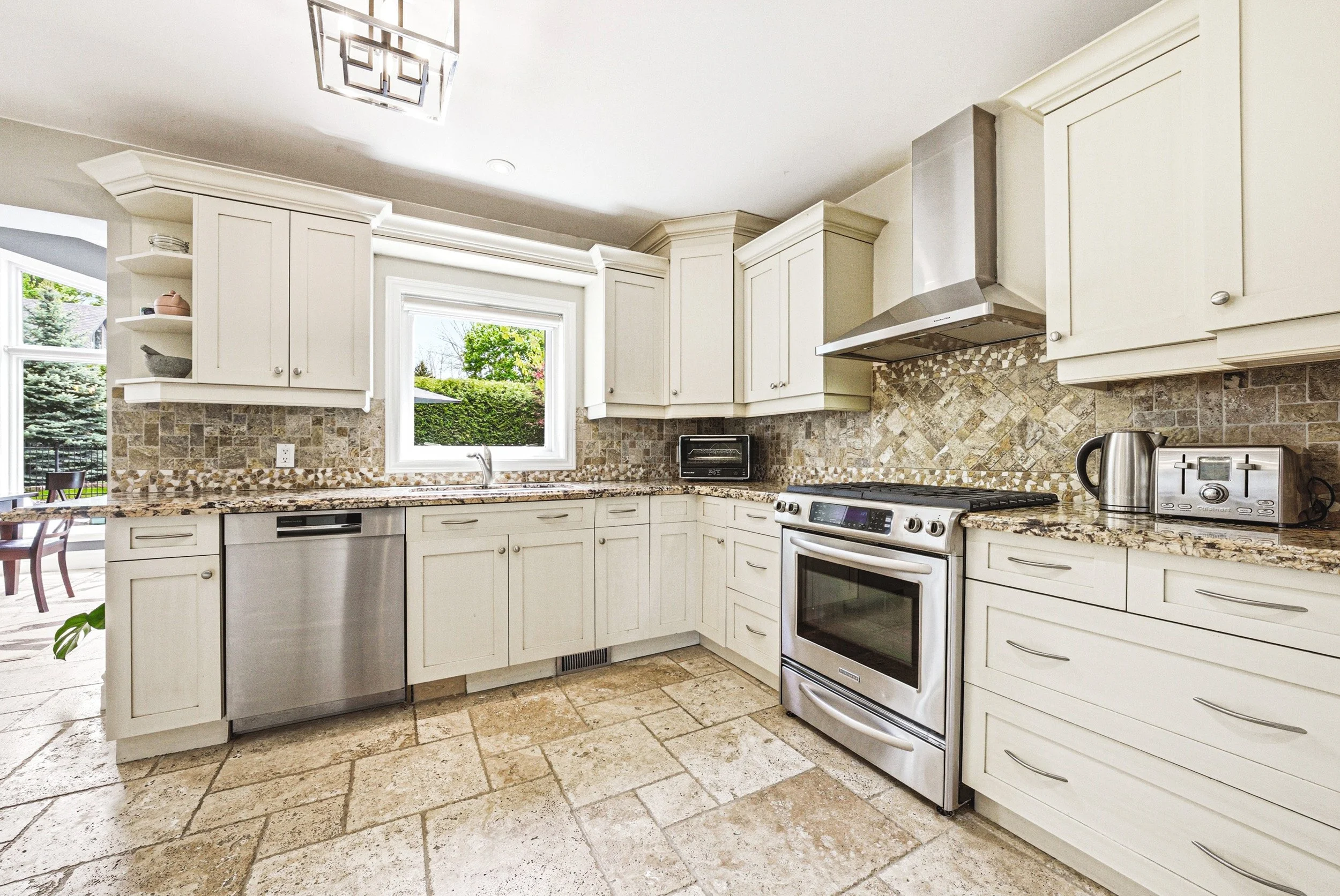 10 - 5 Valleygreen Cr, Caledon E.jpg