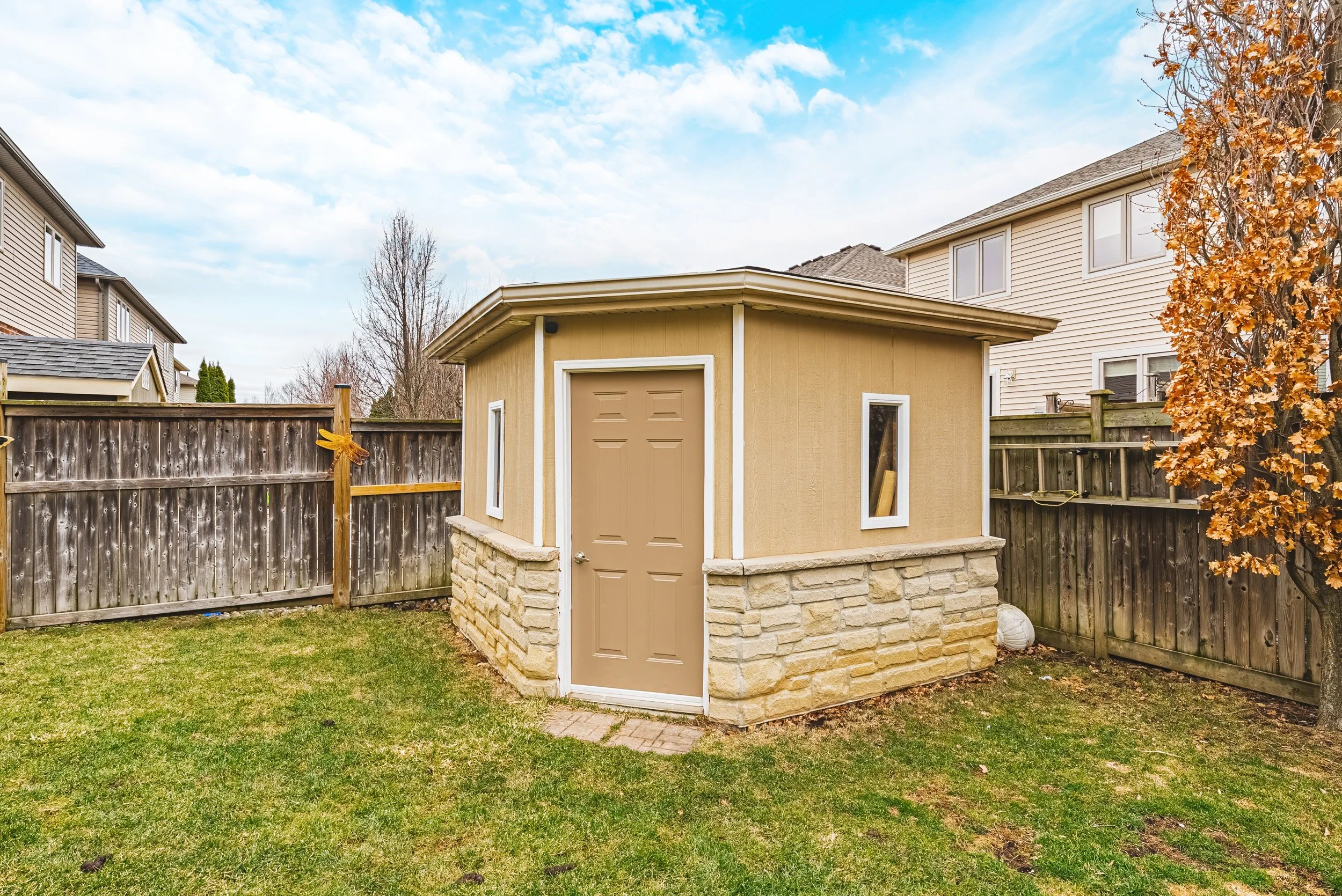 50 - 120 Valiant Cir, Binbrook.jpg