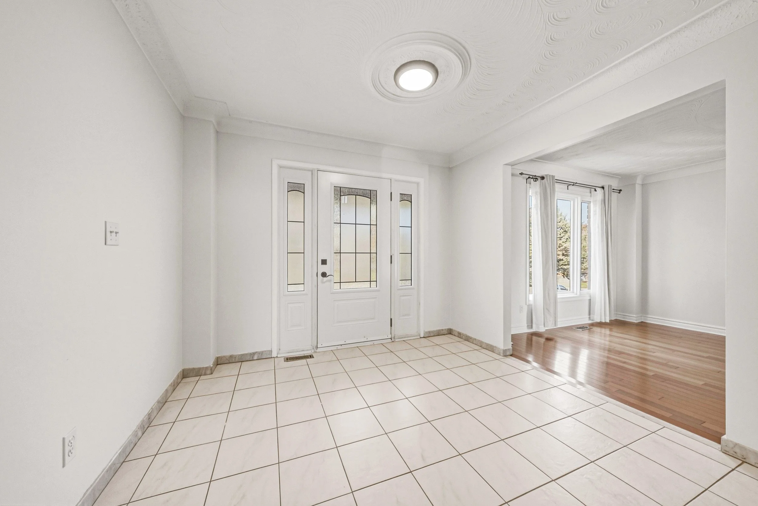4 - 21 Moss Blvd, Dundas.jpg