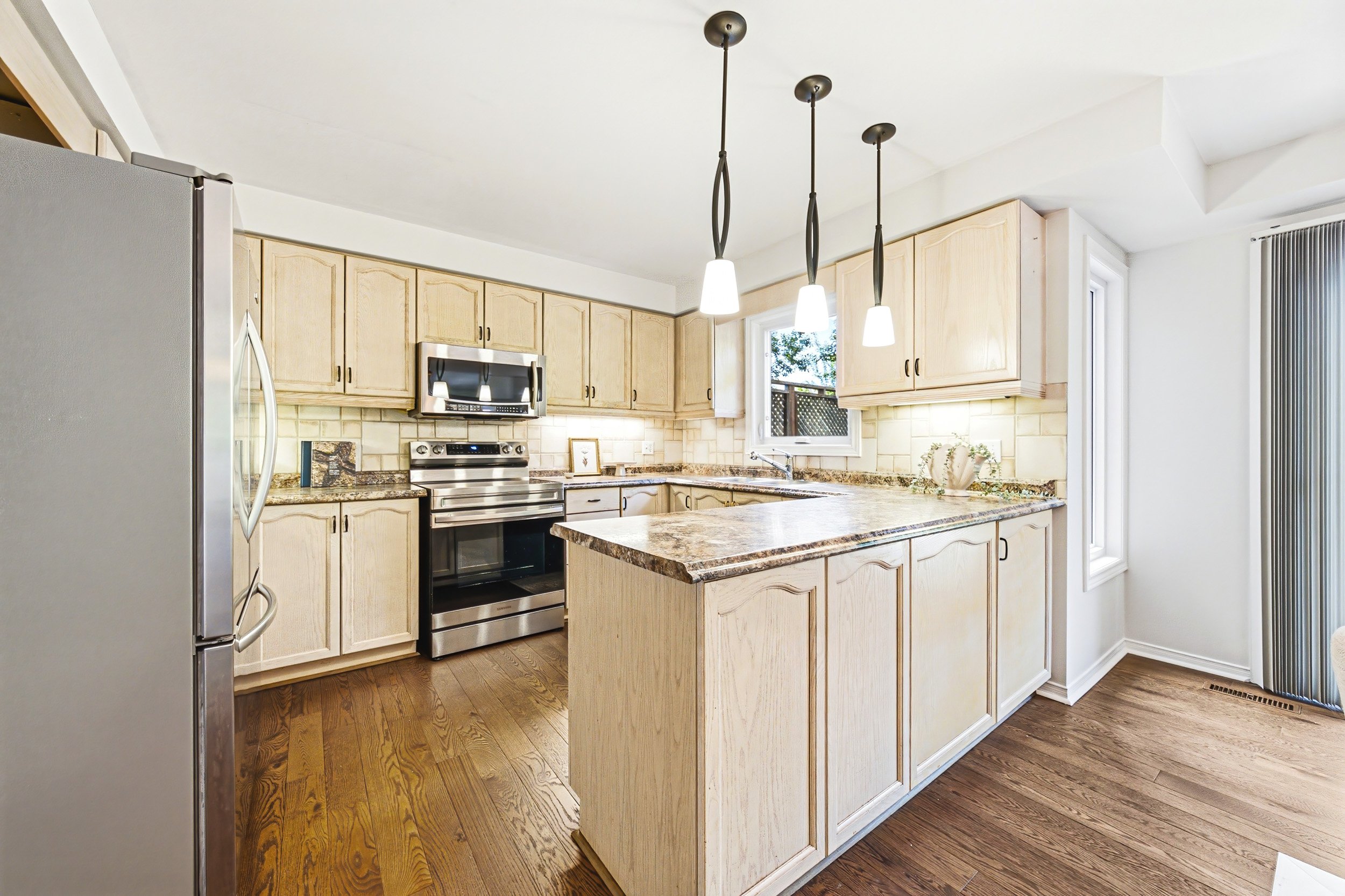 15 - 4153 Vermont Cres, Burlington.jpg