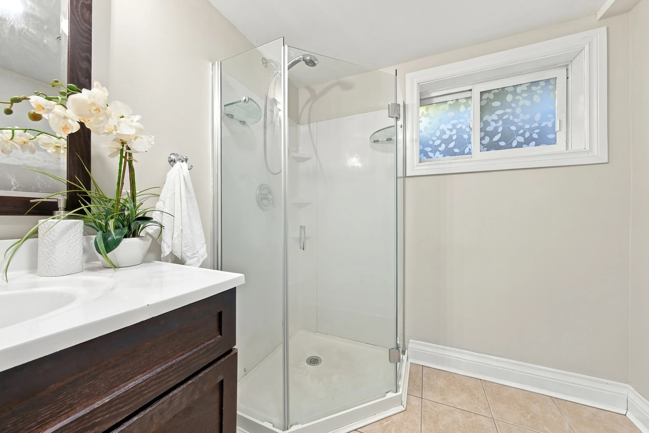 36 - 2301 Barclay Rd, Burlington.jpg