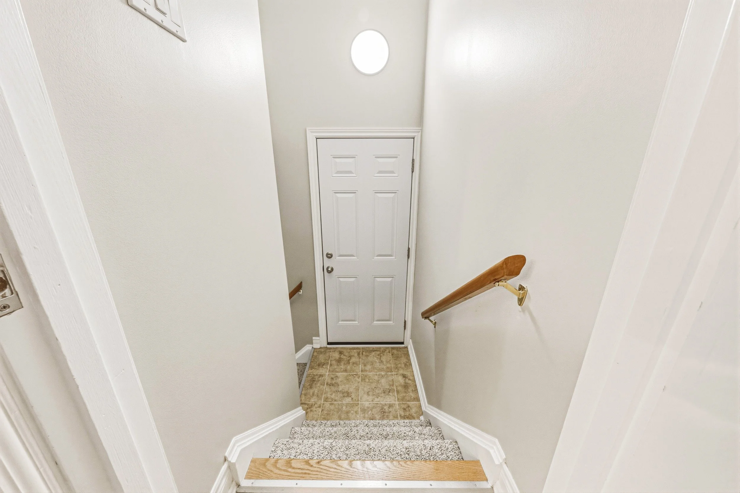 23 - 1208 Homewood Dr, Burlington.jpg