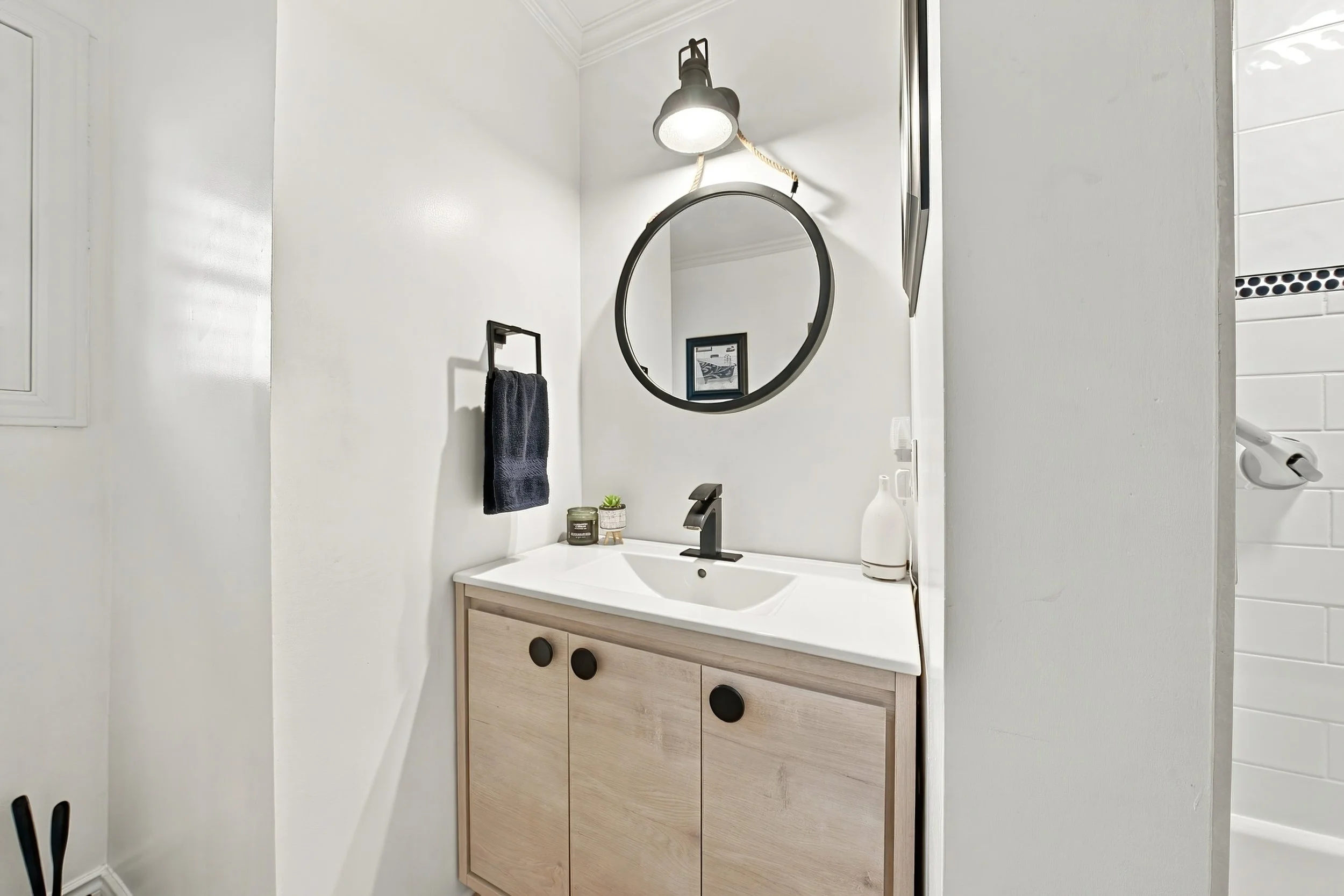 23 - 915 Tanager Ave, Burlington.jpg