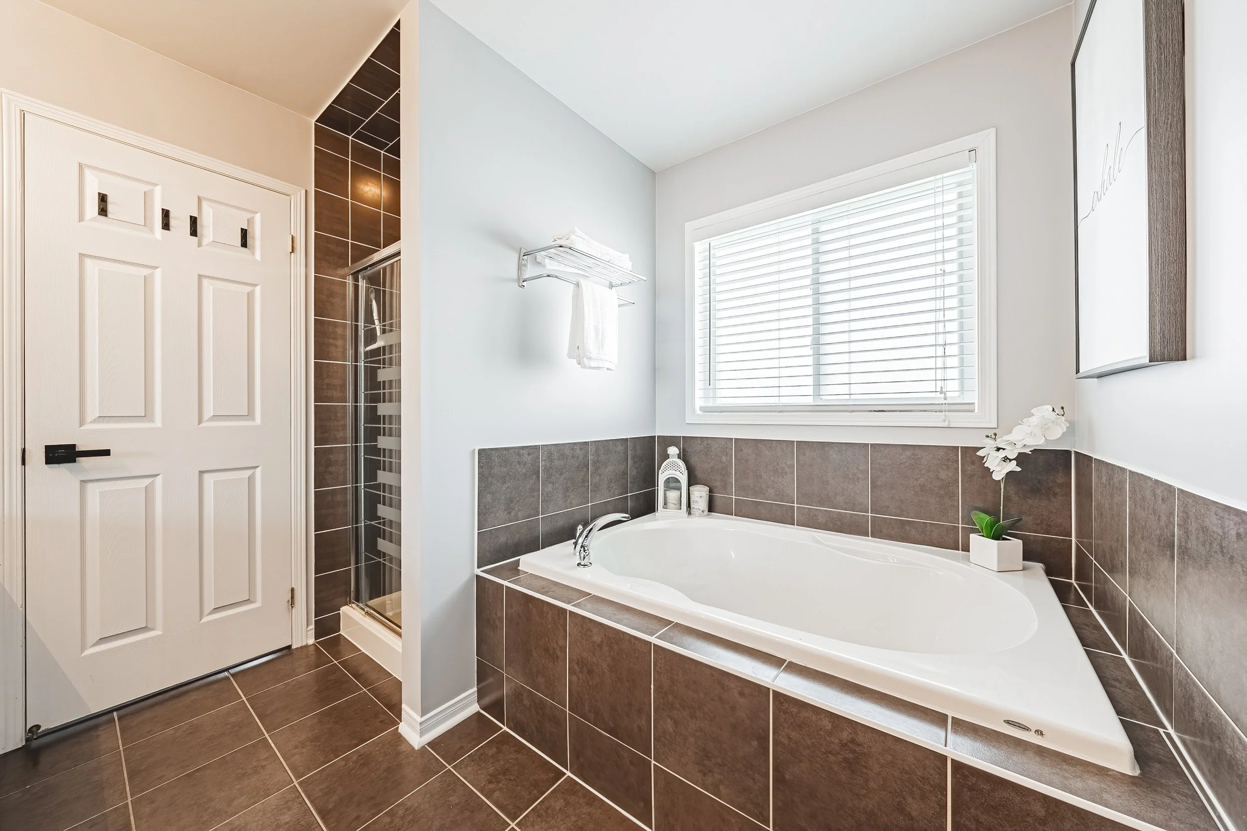 24 - 142 Bradley Ave, Binbrook.jpg