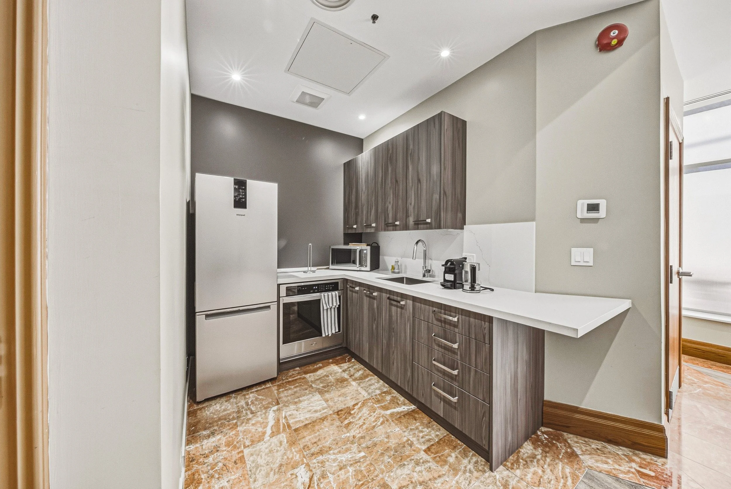 29 - 935 Royal York Rd #202, Toronto.jpg