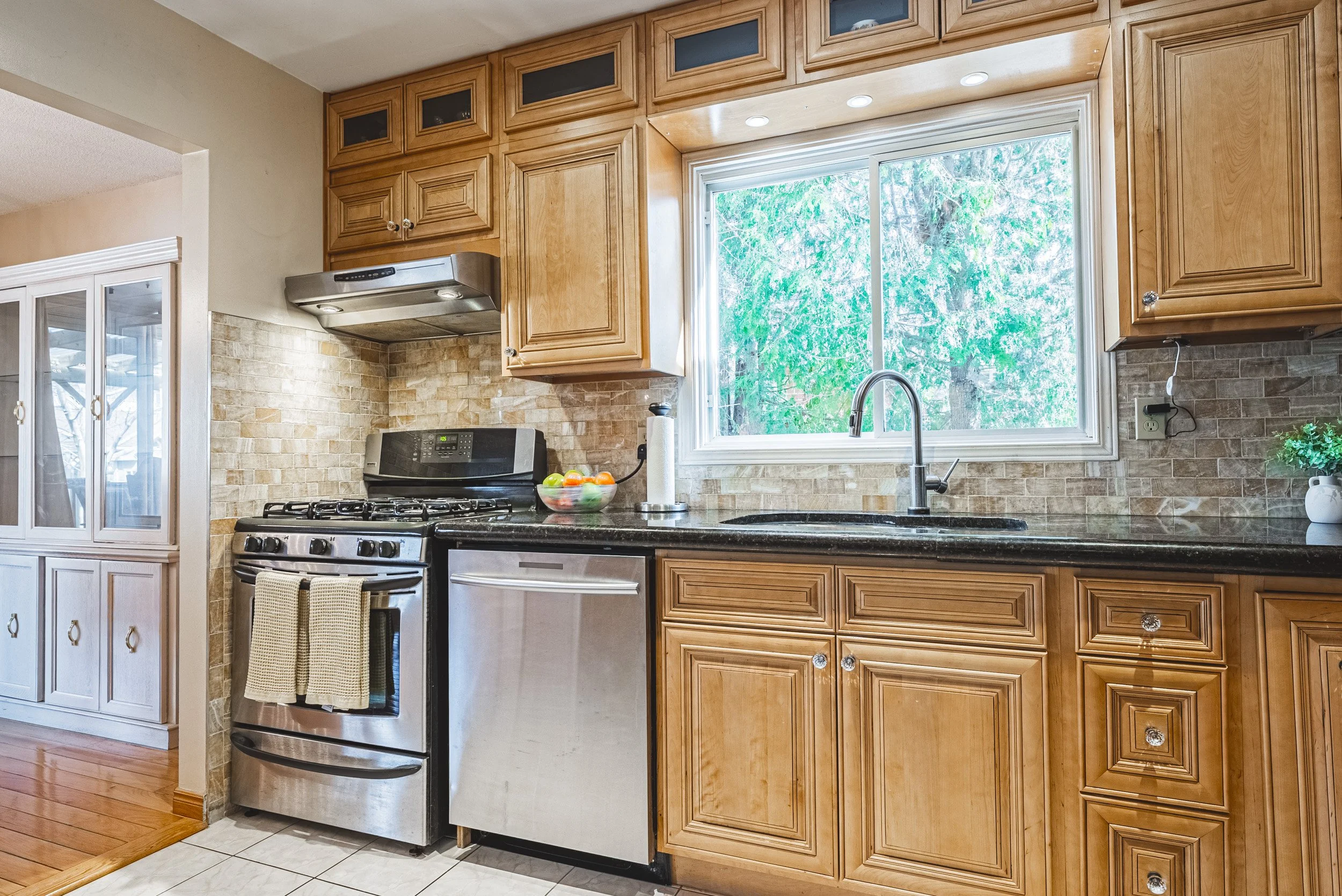 15 - 110 Highbury Dr, Stoney Creek.jpg