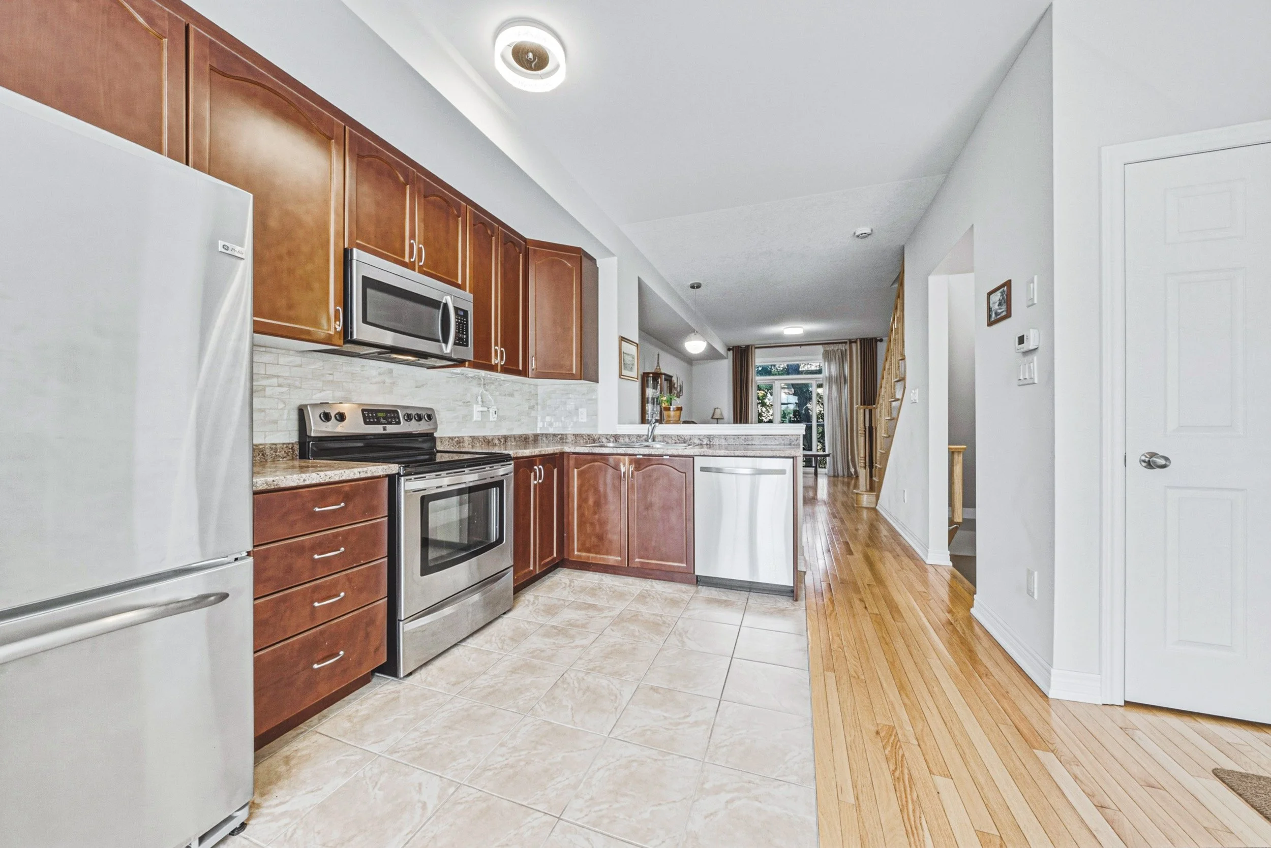 6 - 14-18 Plains Rd W, Burlington.jpg