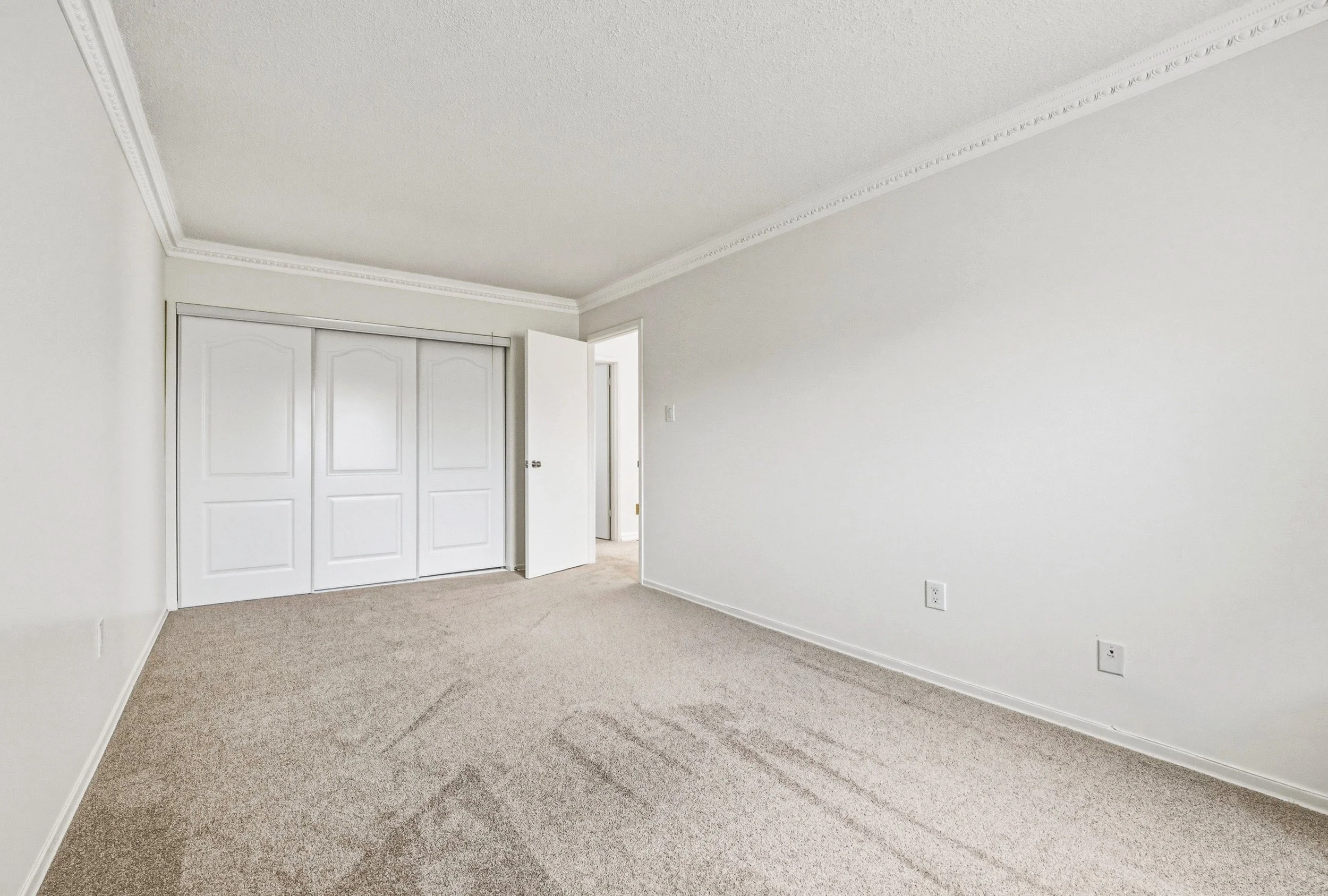 19 - 4 Mount Forest Dr, Brampton.jpg