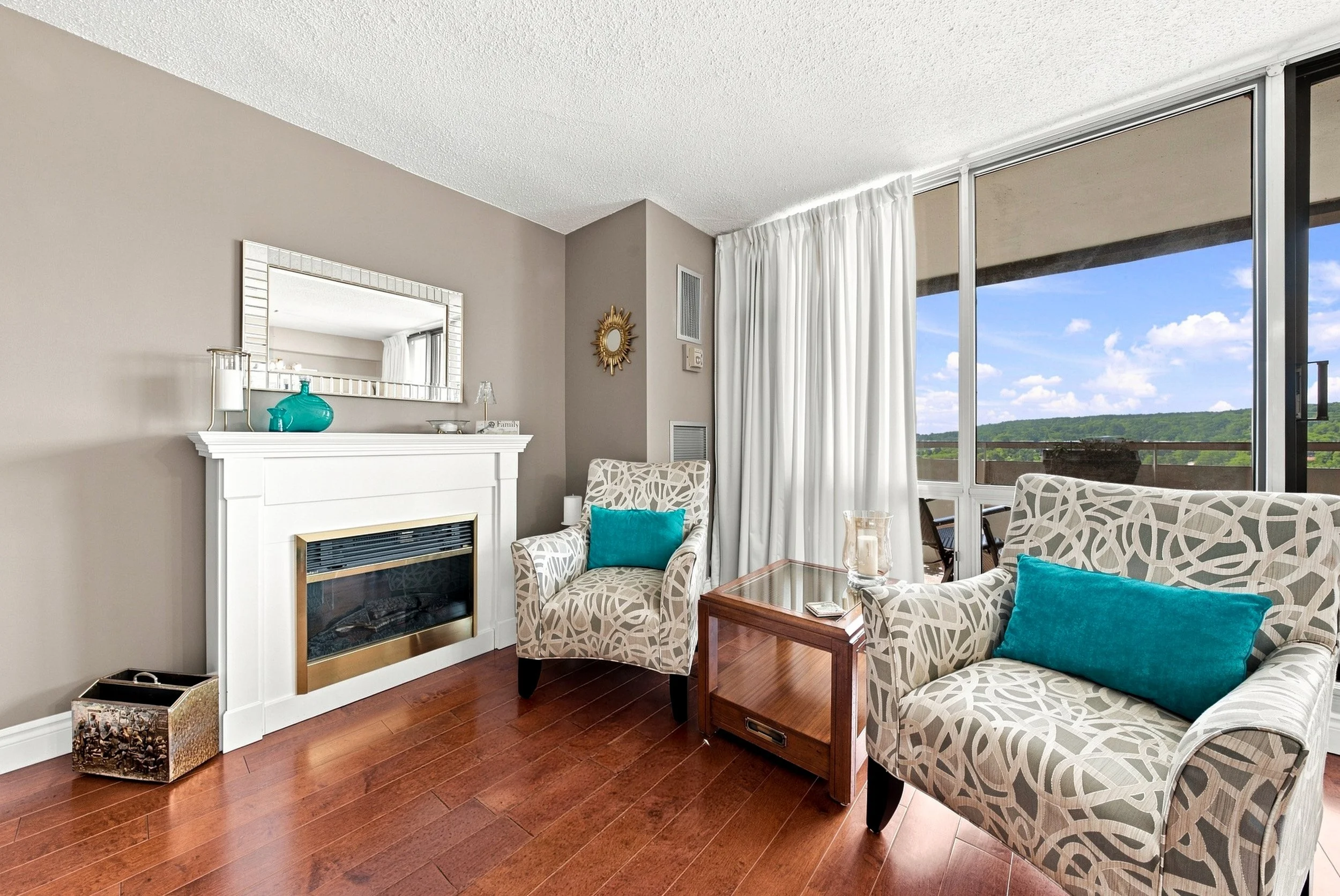 12 - 2055 Upper Middle Rd #1507, Burlington.jpg