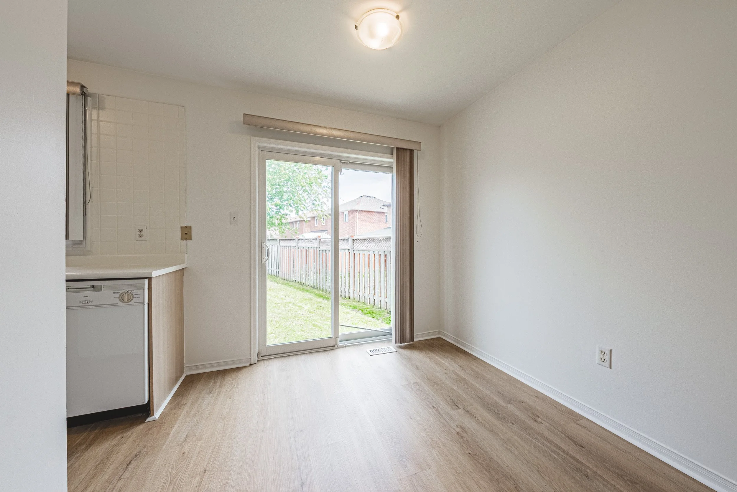 11 - 155 Saddletree Trail, Brampton.jpg