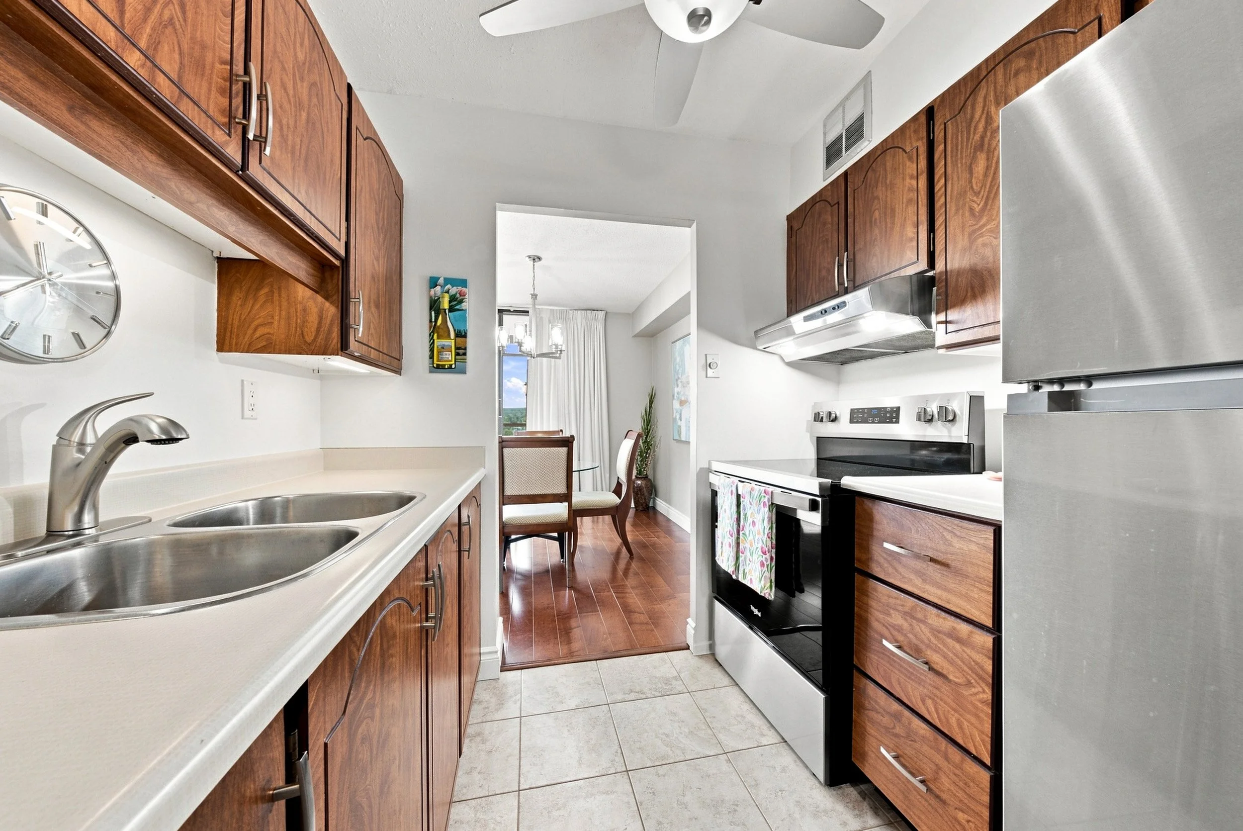 14 - 2055 Upper Middle Rd #1507, Burlington.jpg
