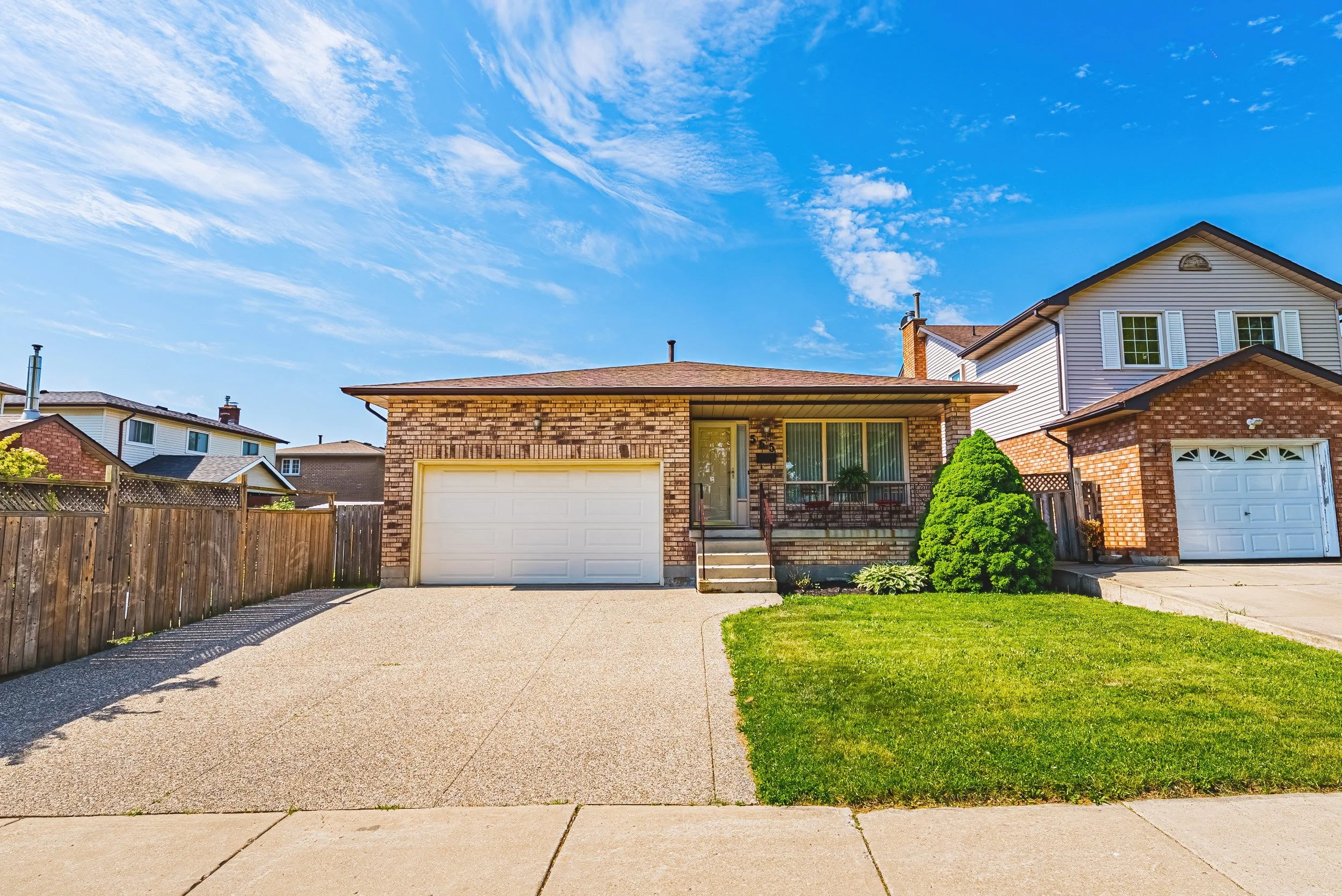 1 - 565 Stone Church Rd W, Hamilton.jpg