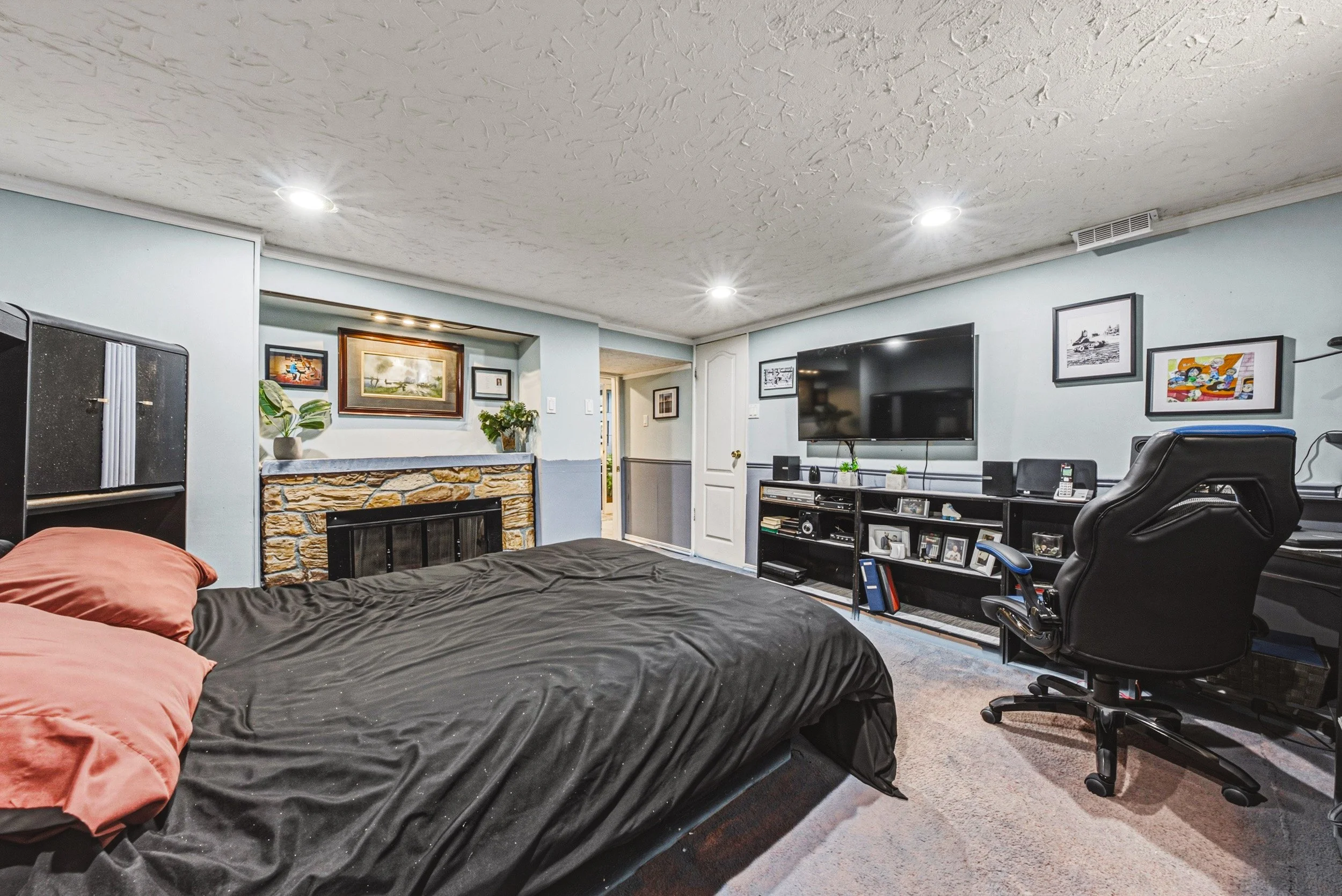 32 - 2345 Gibbon St, Burlington.jpg