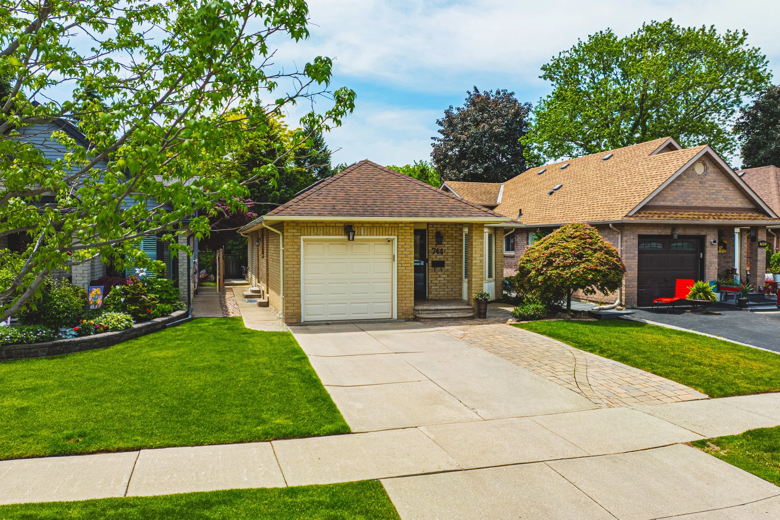 2 - 744 Miriam Cres, Burlington.jpg